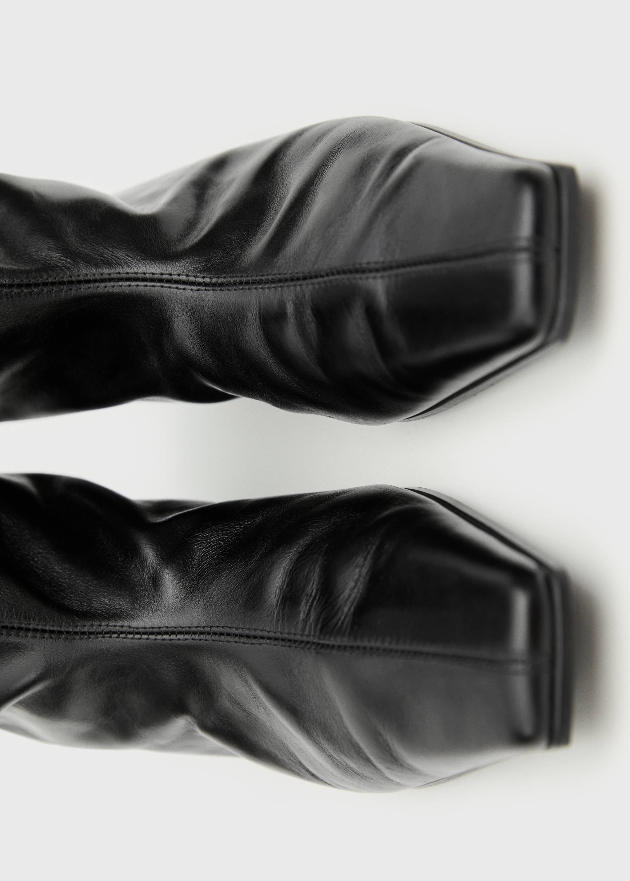 Leather high boots - Details of the article 1