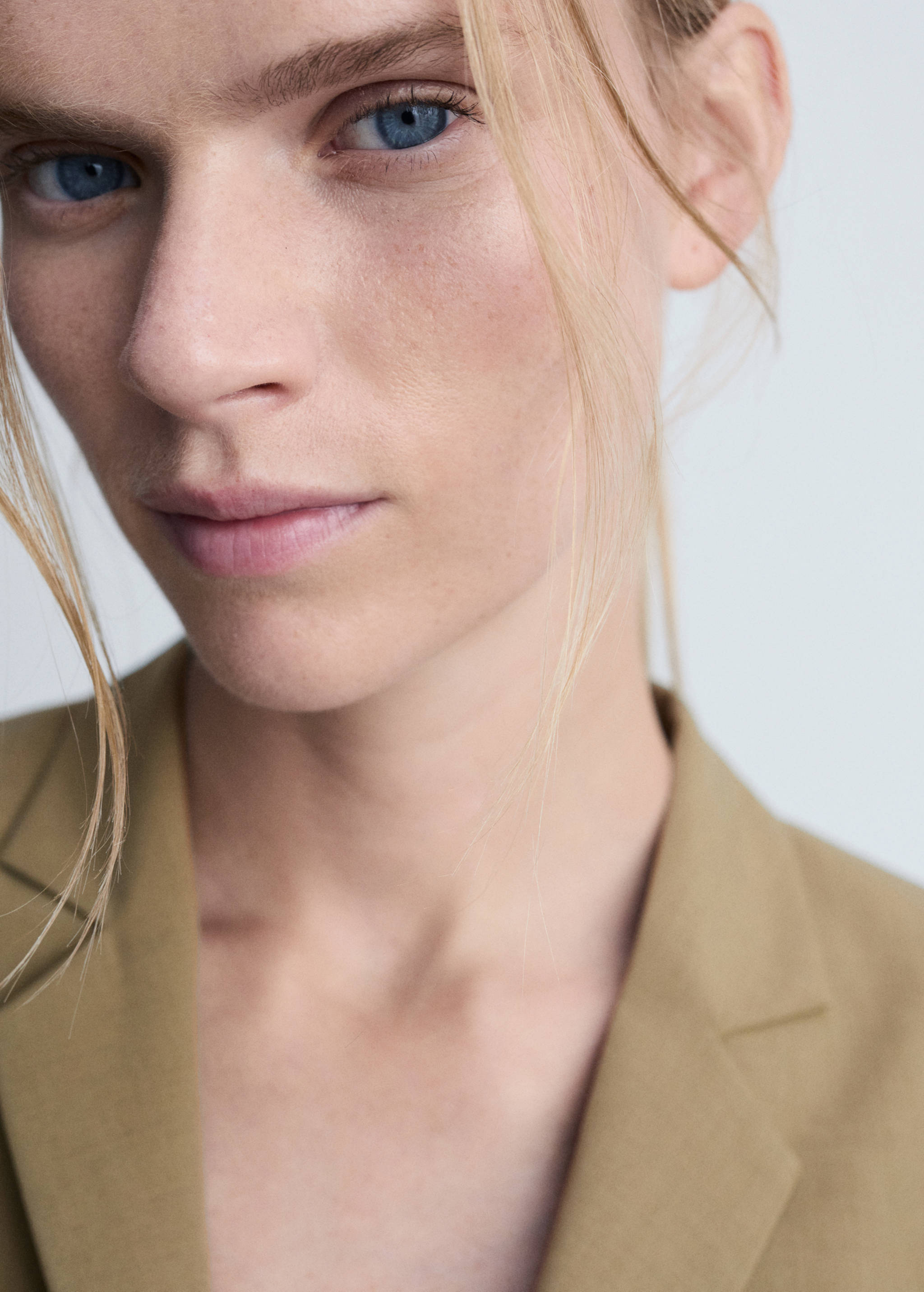 Fitted suit top - Details of the article 1