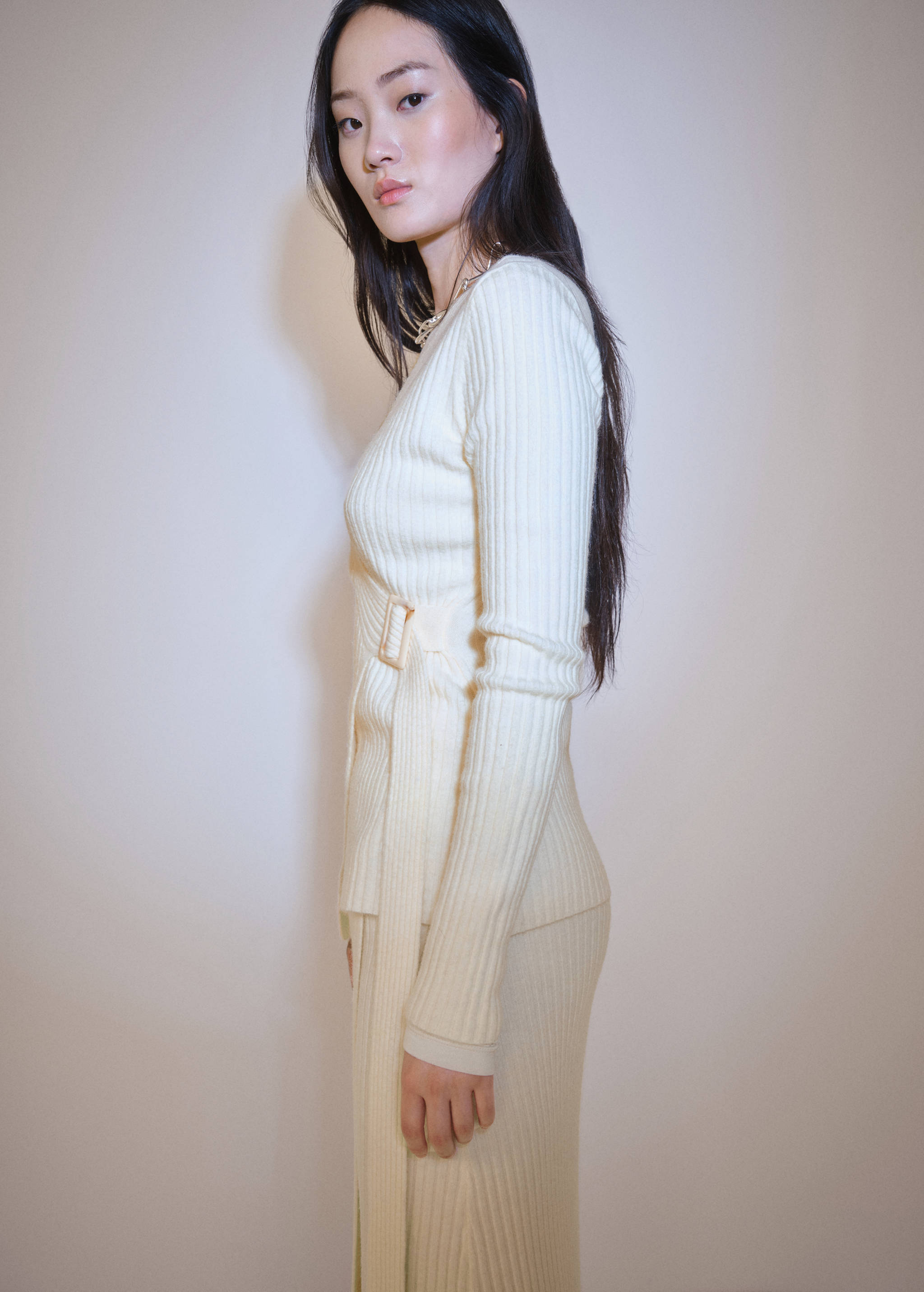 Ribbed cardigan with buckle - Details of the article 1