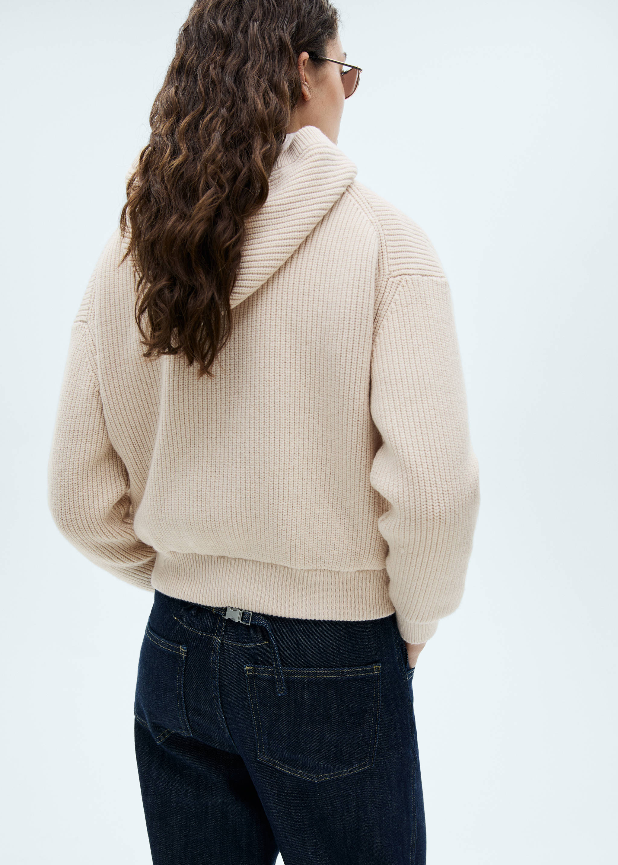 Knitted hooded jacket - Reverse of the article