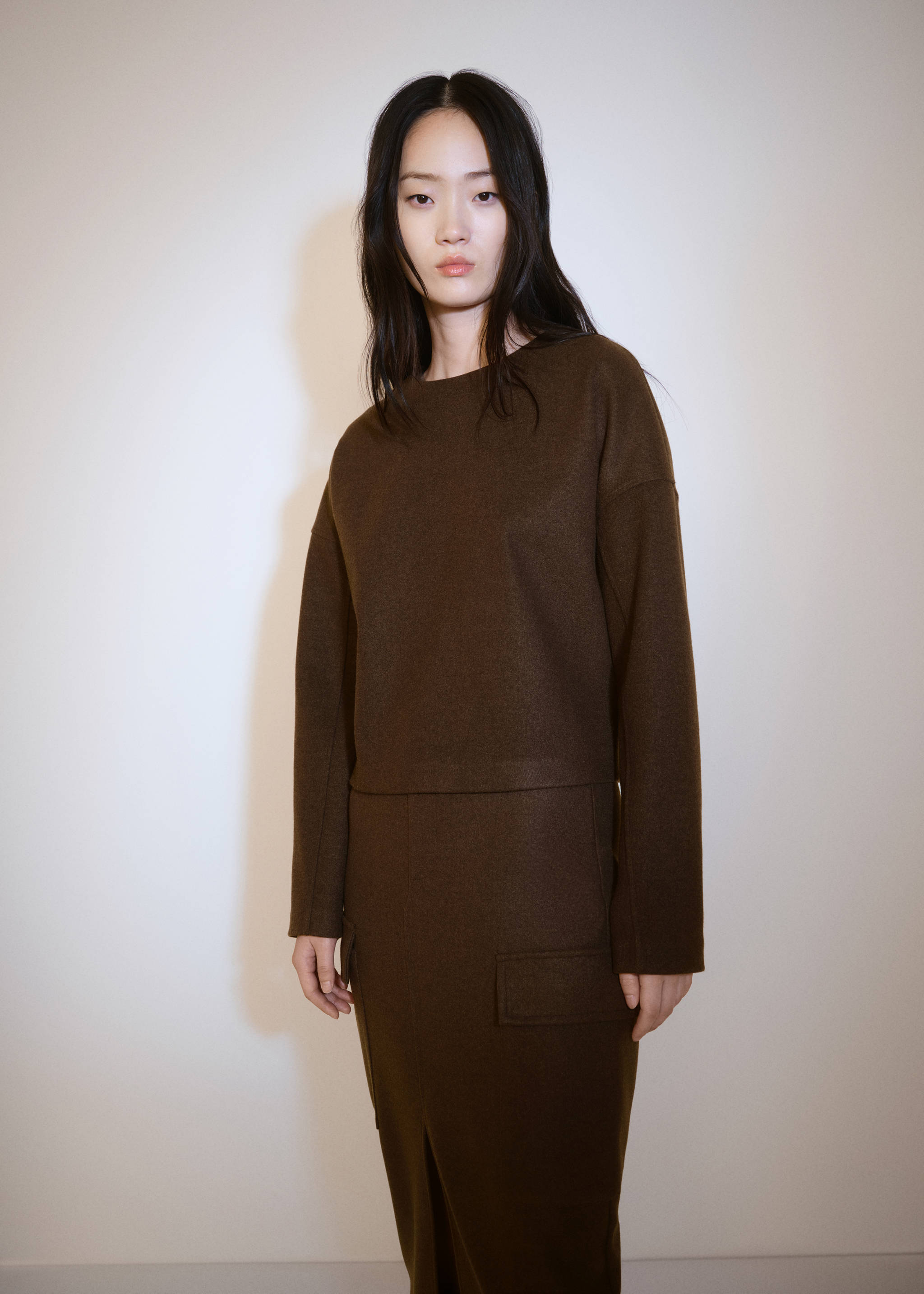 Прямая толстовка из флиса - Средний план