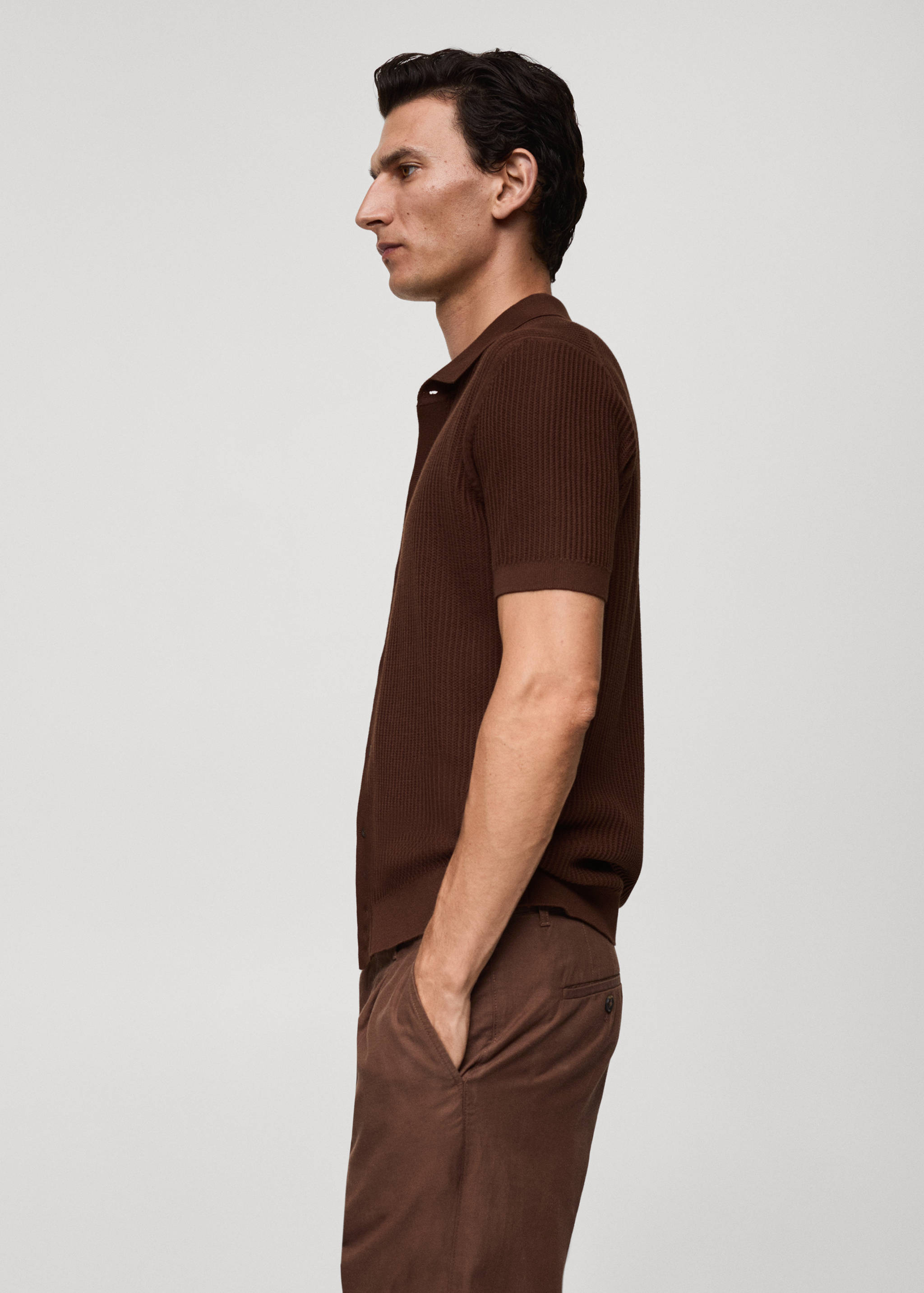 Fine-knit ribbed polo shirt with buttons - Details of the article 2
