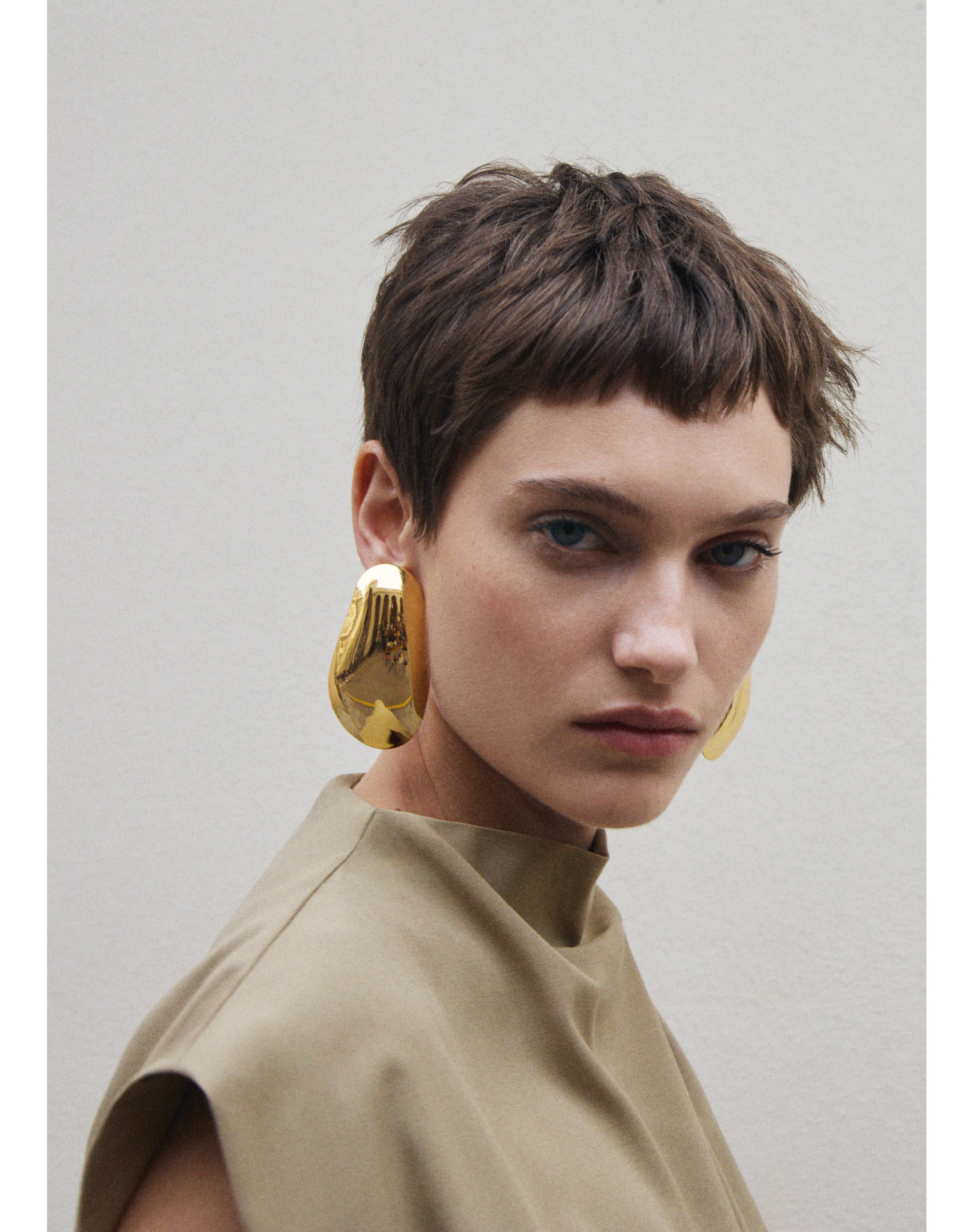 Maxi asymmetrical earrings - Details of the article 9