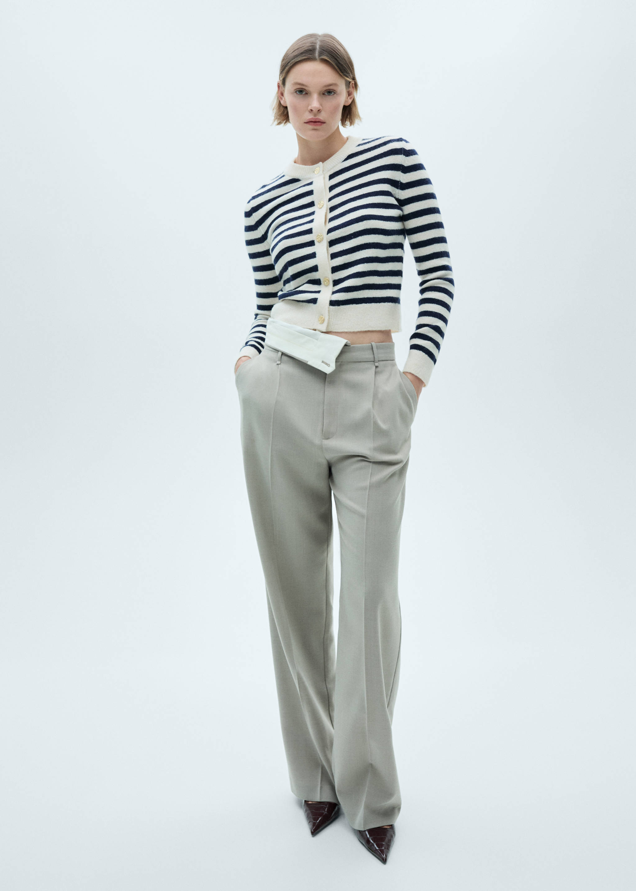 Knitted cardigan with jewel button - General plane