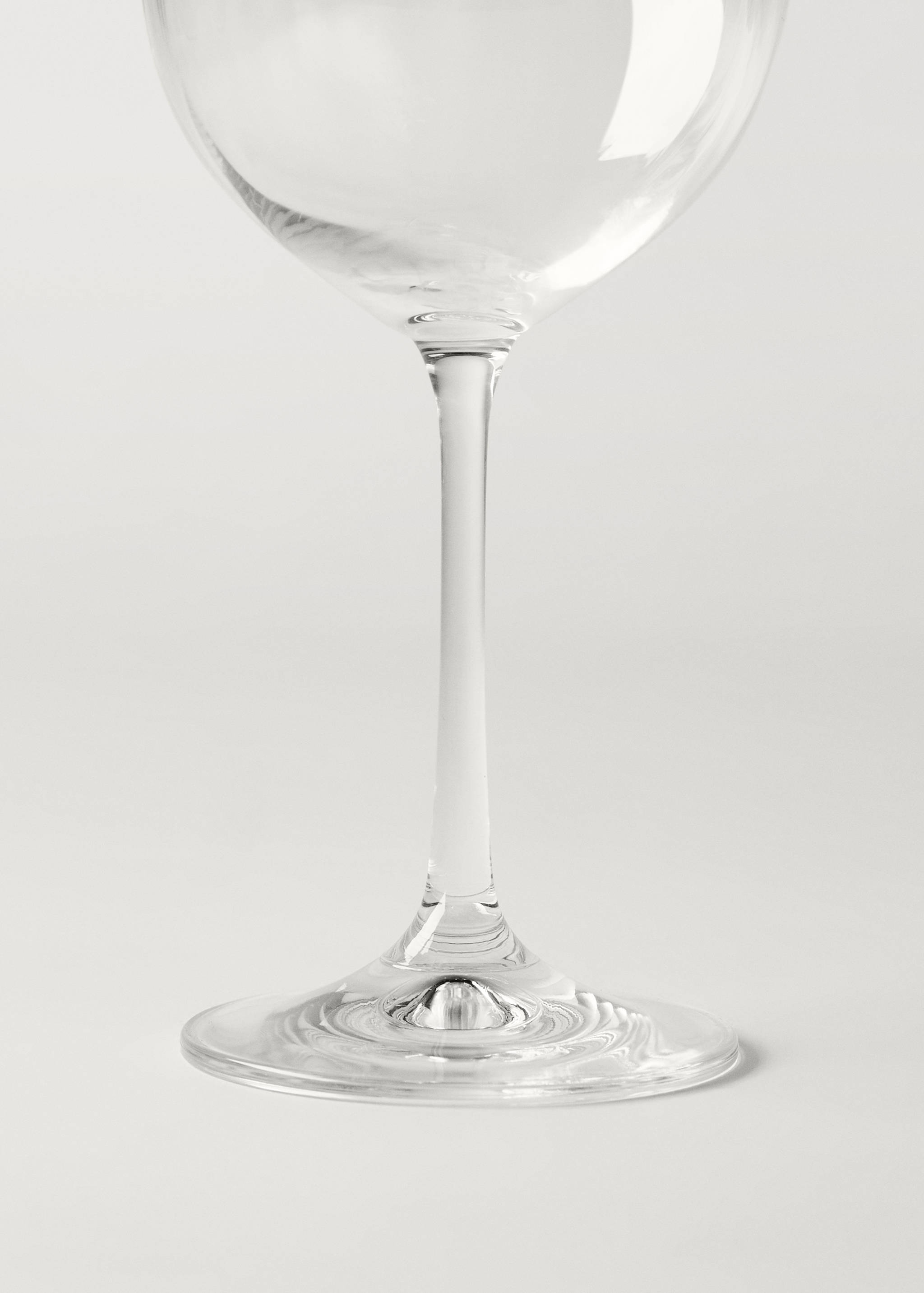 Glass cup with embossed stripes - Details of the article 2