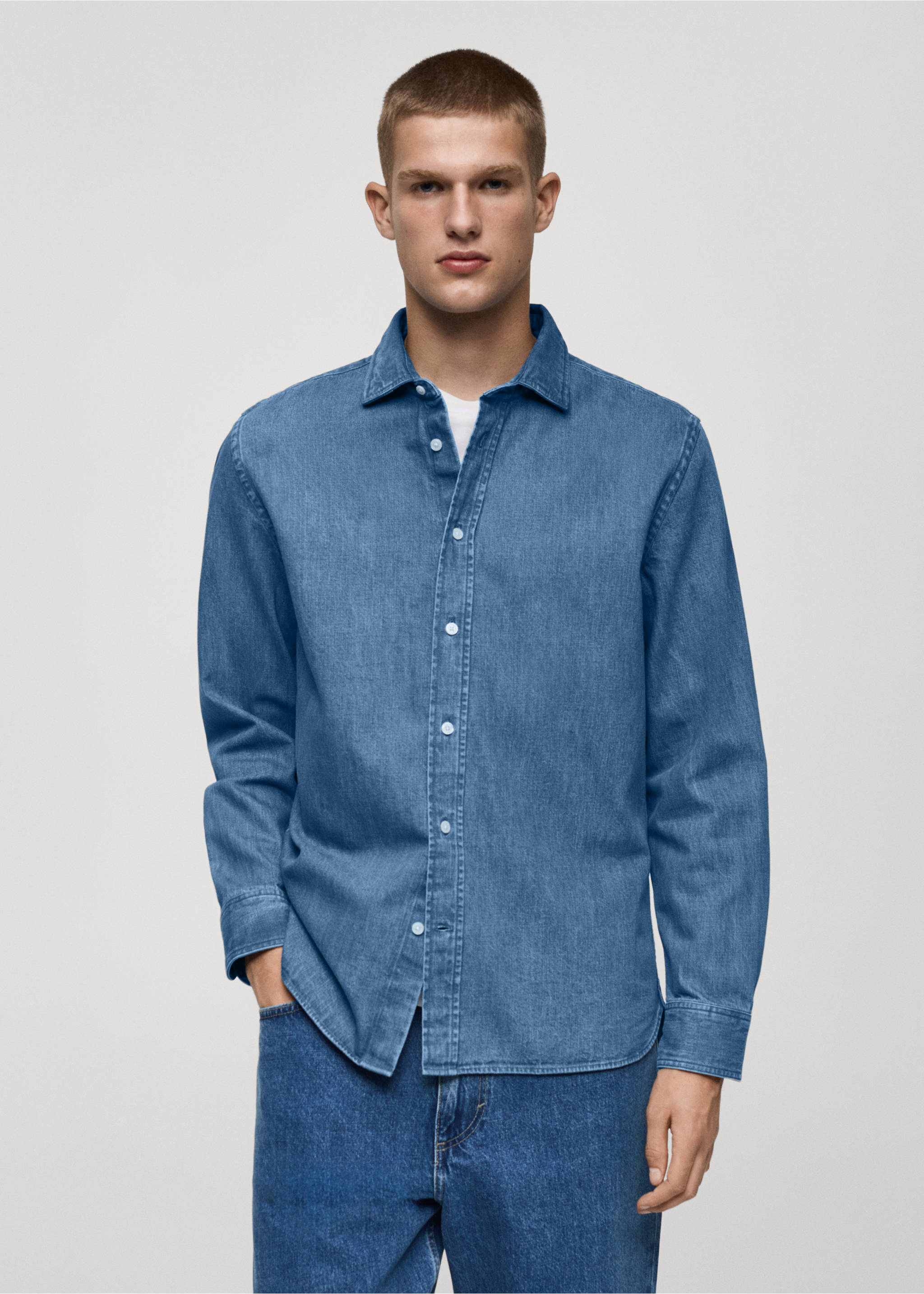 Camisa vaquera regular fit - Plano medio, Azul medio. Ref: 77097916-00.