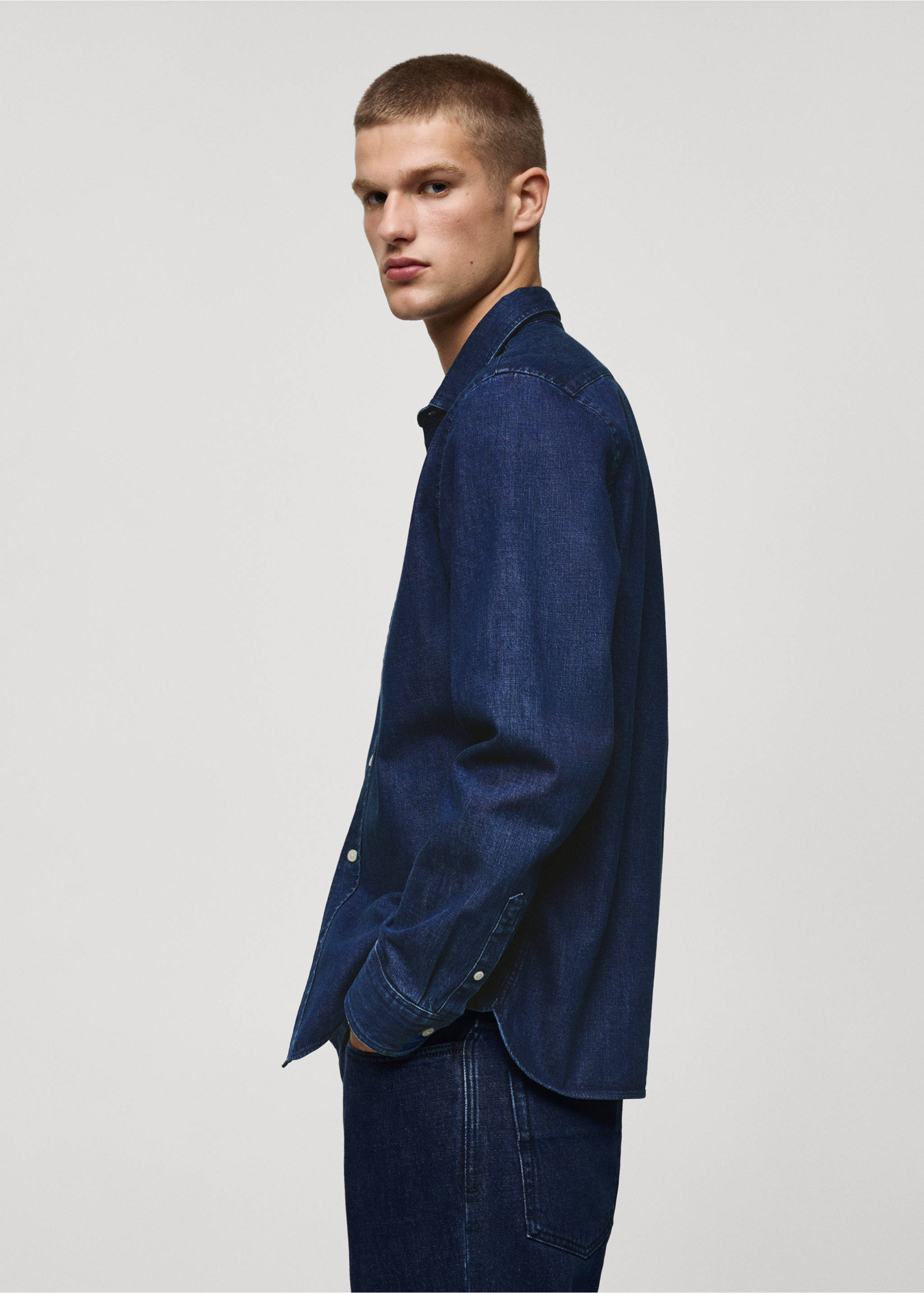 Regular fit denim shirt - Details of the article 2, Dark Blue. Ref: 77097916-00.