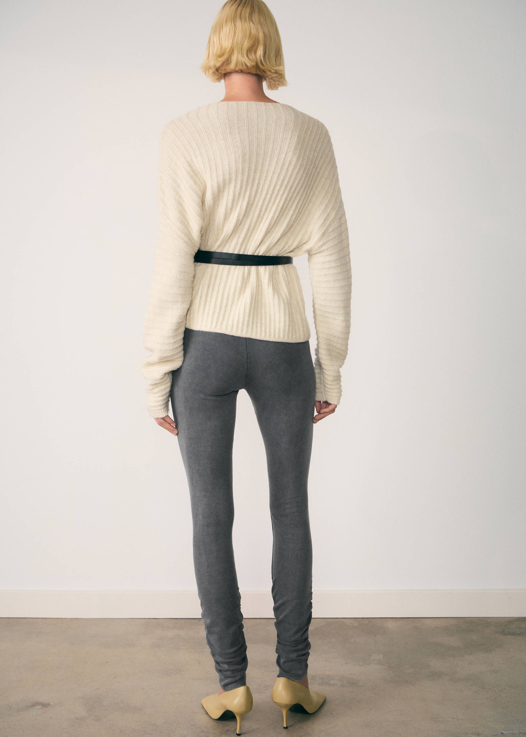 Ruched hem leggings - Reverse of the article