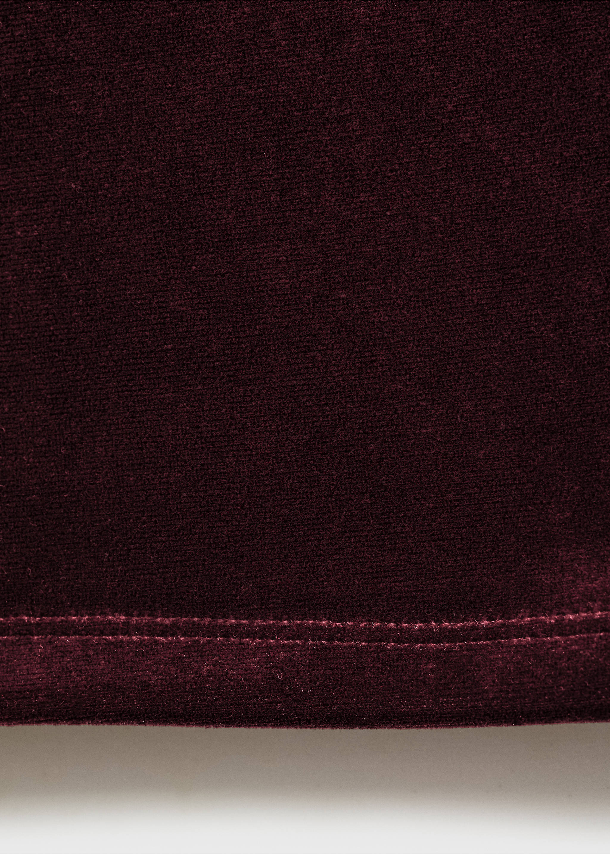 Asymmetric velvet top - Details of the article 8, Burgundy. Ref: 77098265-00.