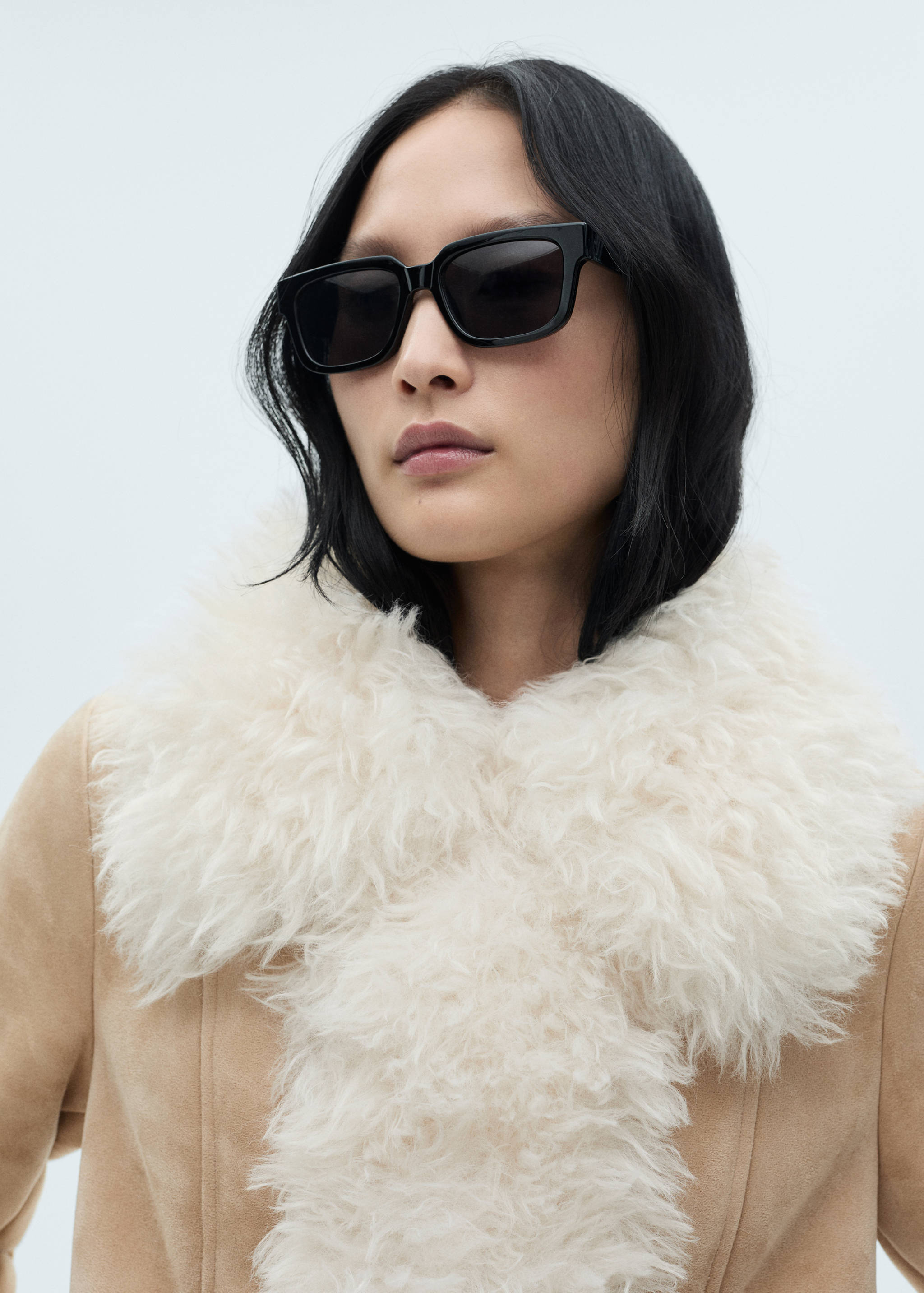 Shearling-lined coat - Details of the article 1