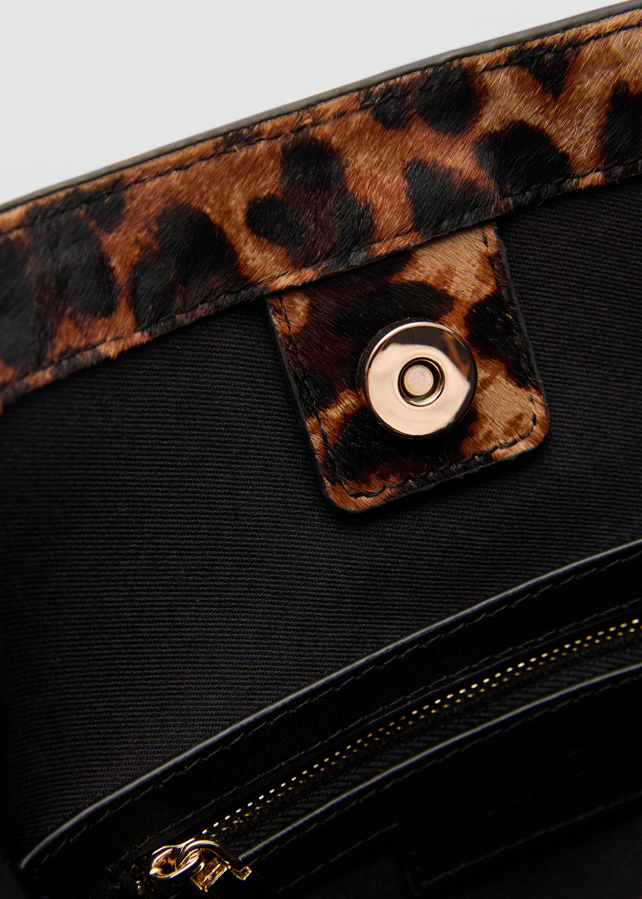 Leopard-print leather bag - Details of the article 3