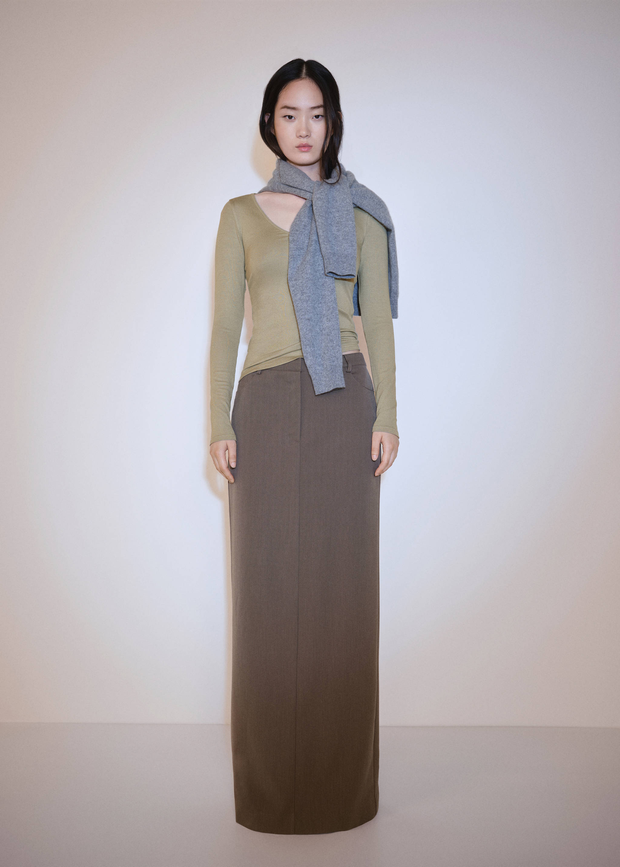 T-shirt manches longues col V - Plan général