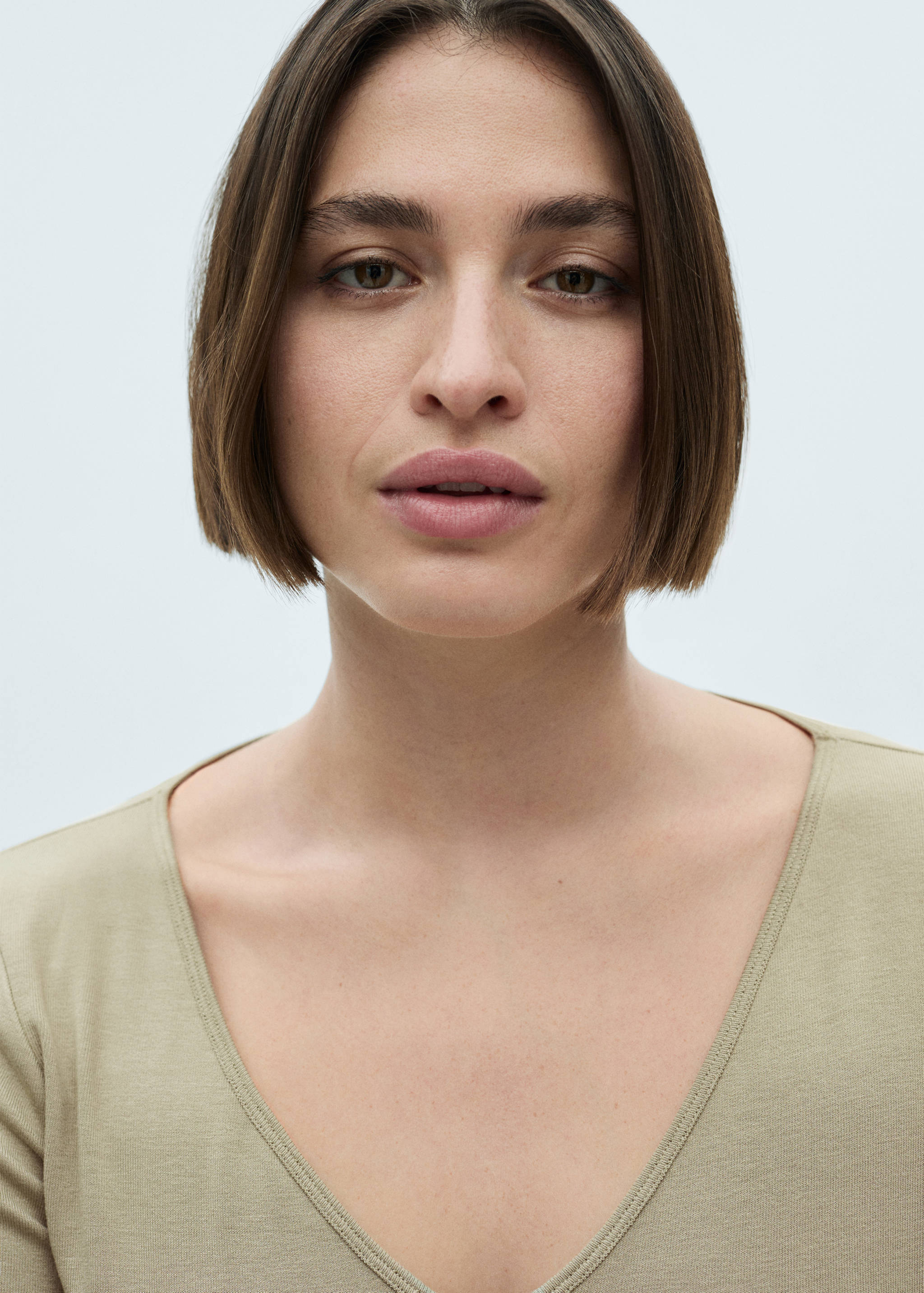 T-shirt manches longues col V - Détail de l'article 4