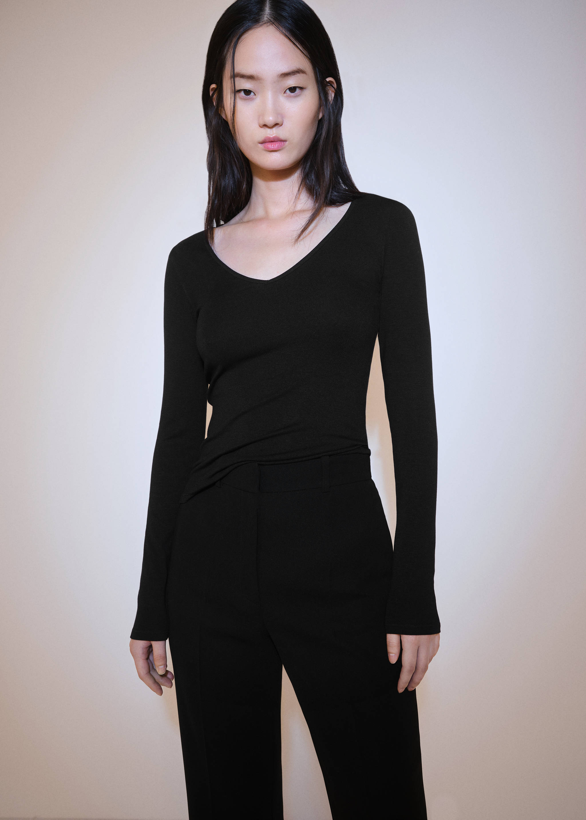 T-shirt manches longues col V - Plan moyen