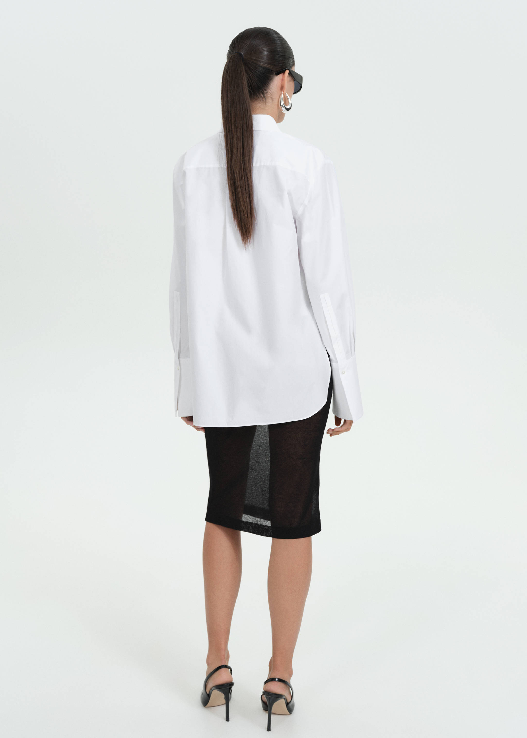 100% cotton oversized shirt - Reverse of the article