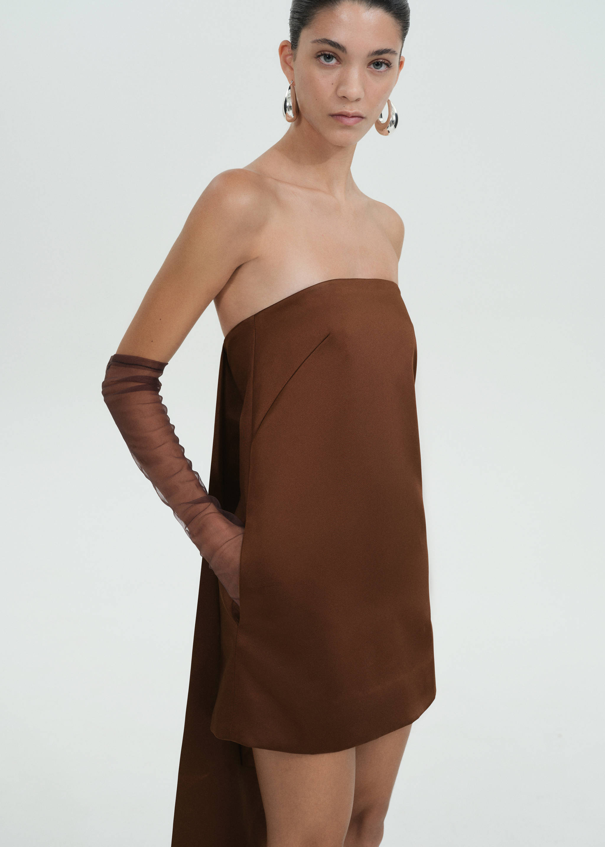 Short strapless satin dress - Medium plane