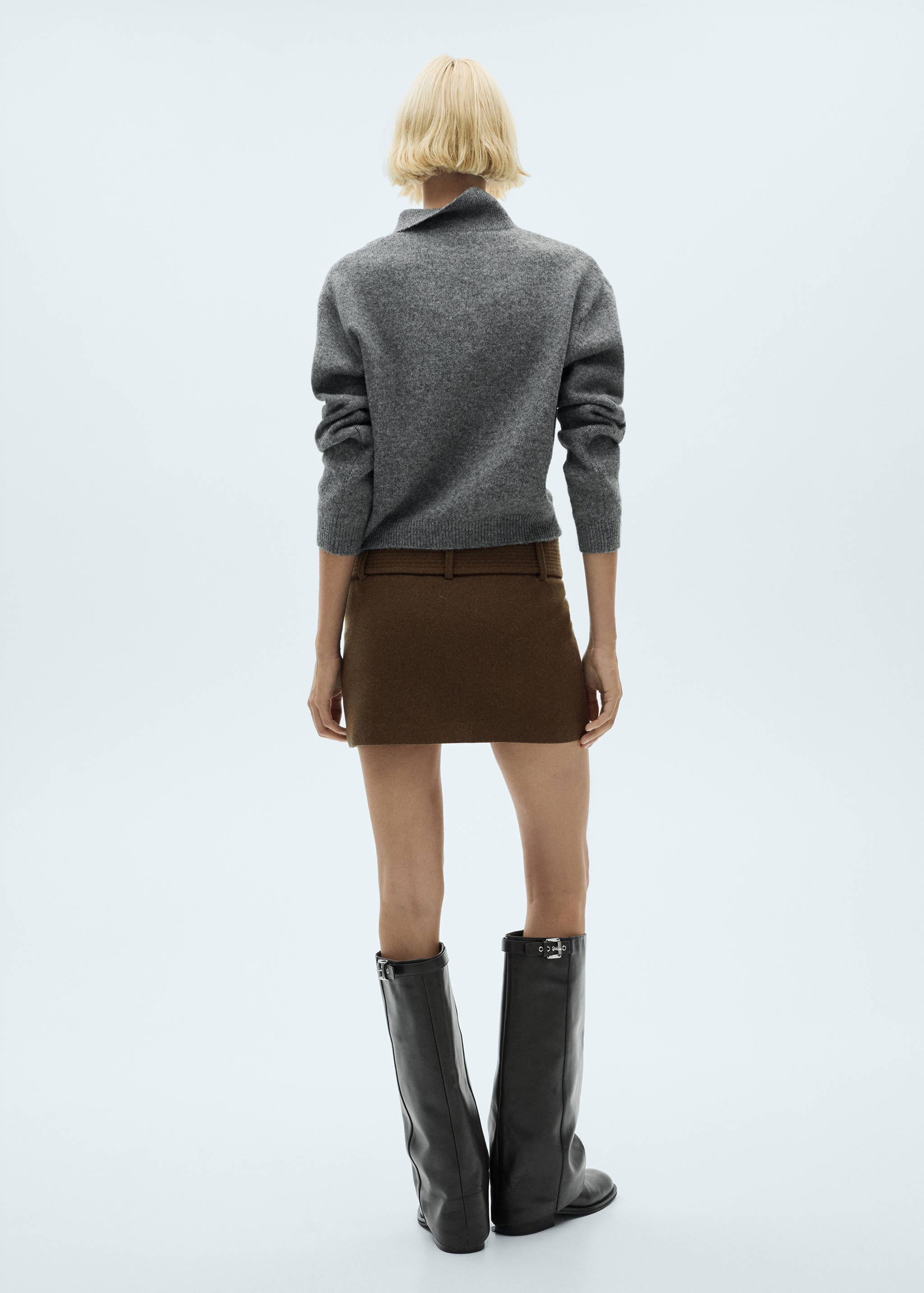 Wool mini-skirt with belt - Reverse of the article
