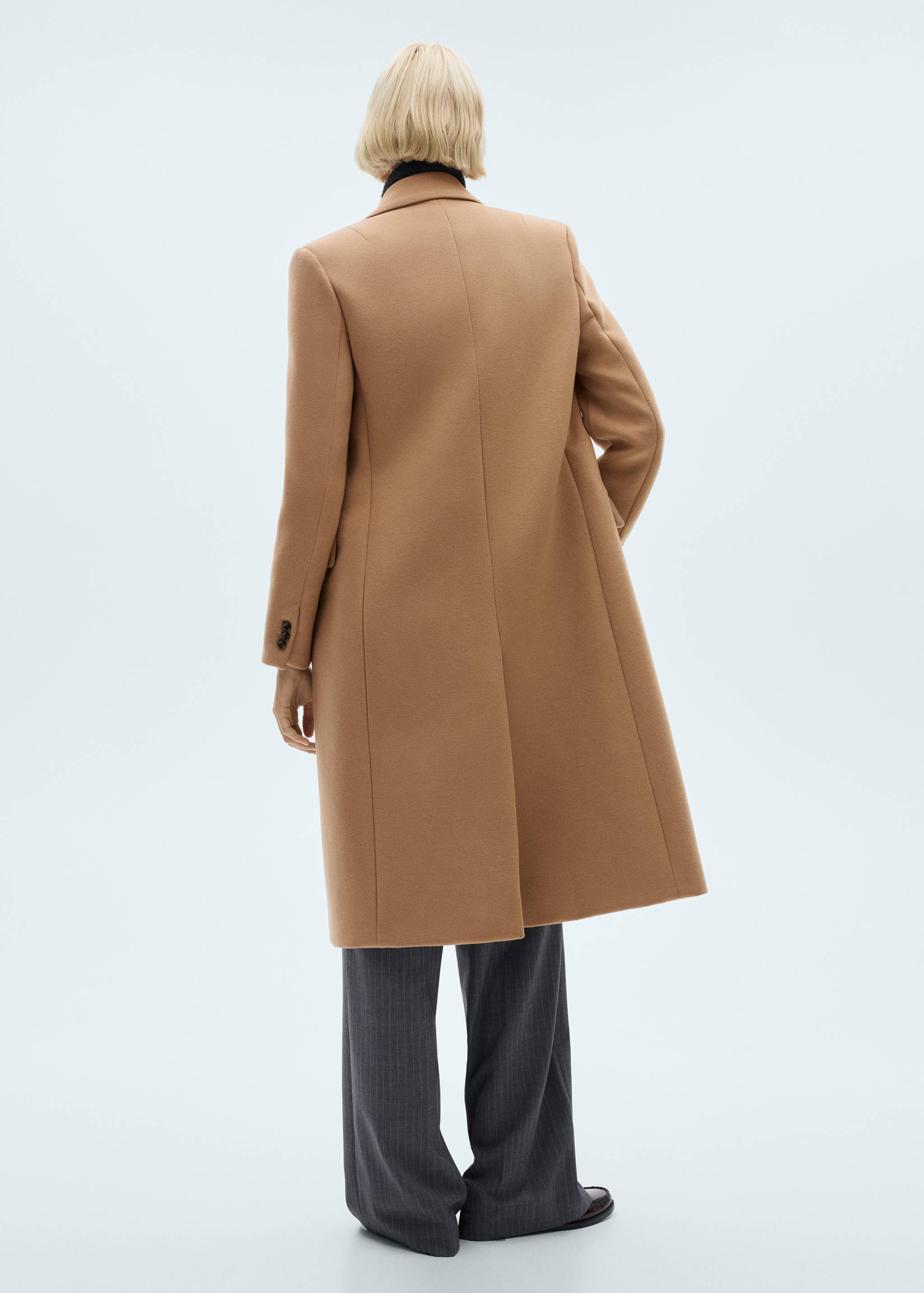 Abrigo midi lana virgen - Reverso del artículo