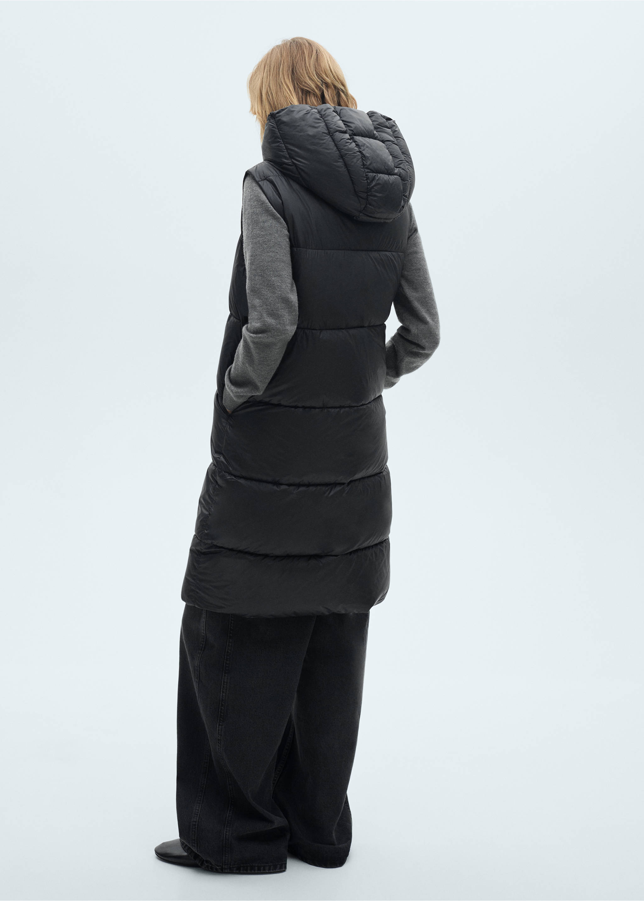 Long puffer vest - Reverse of the article, Black. Ref: 77178265-00.