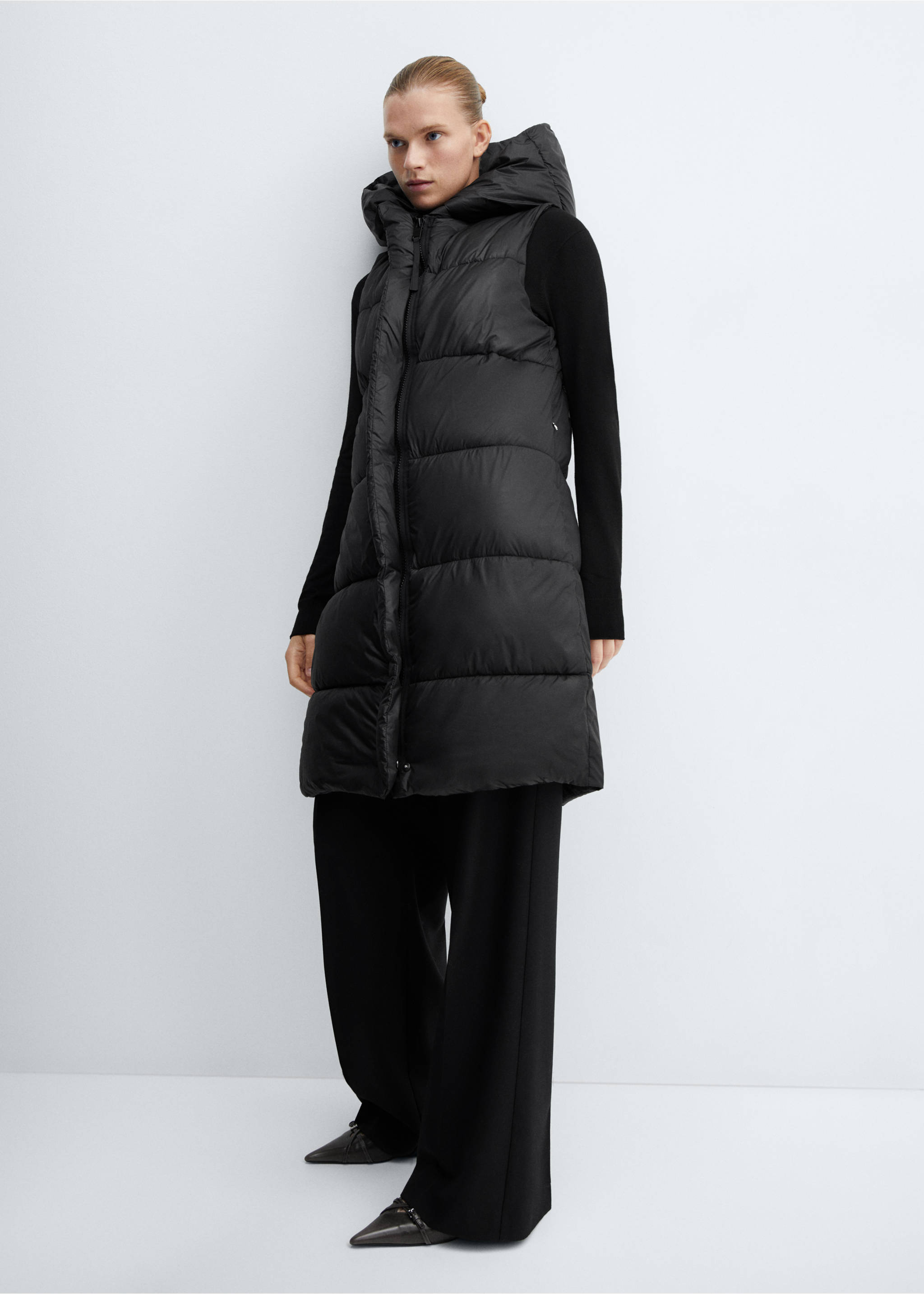 Long puffer vest - Details of the article 2, Black. Ref: 77178265-00.