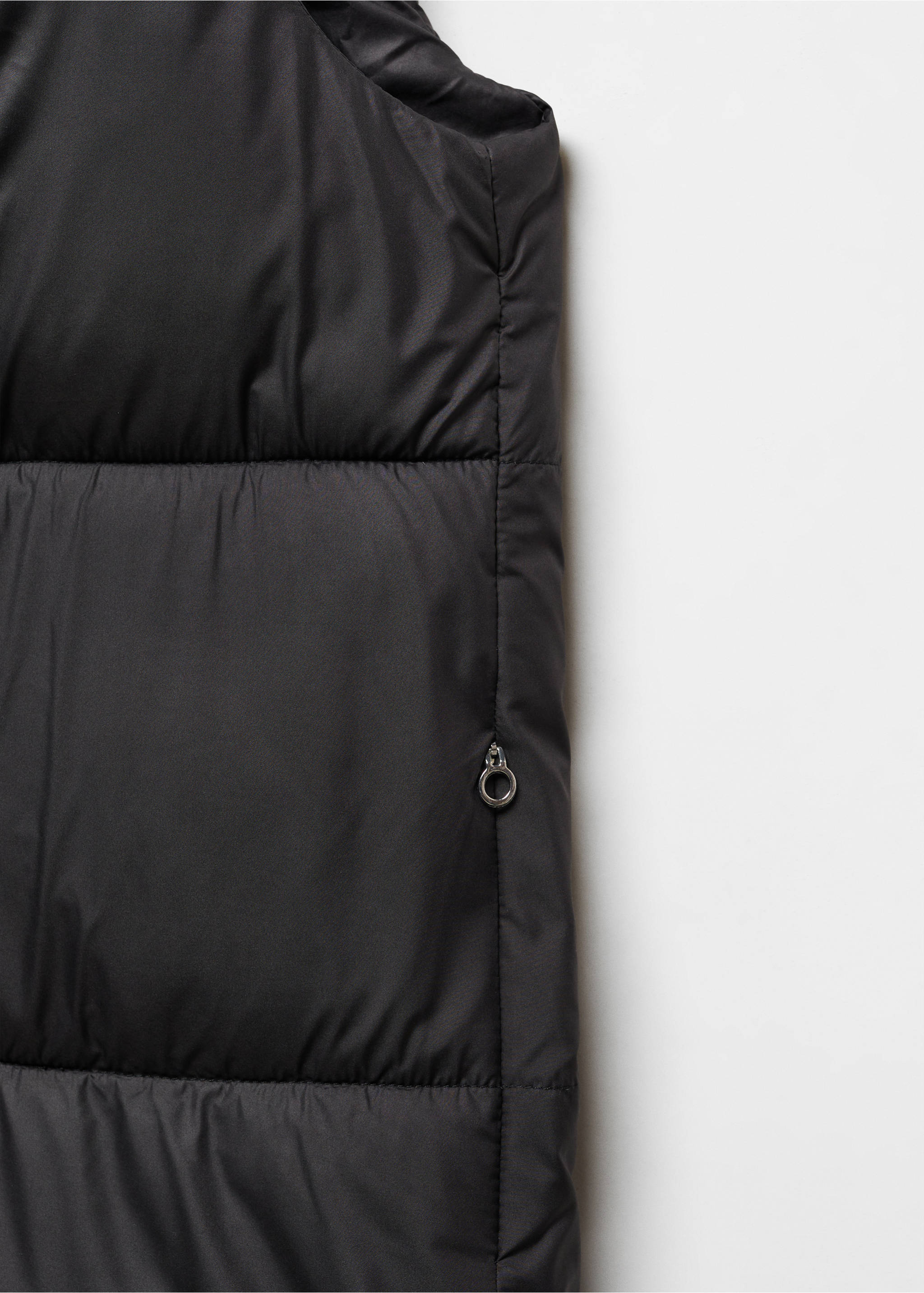 Long puffer vest - Details of the article 8, Black. Ref: 77178265-00.