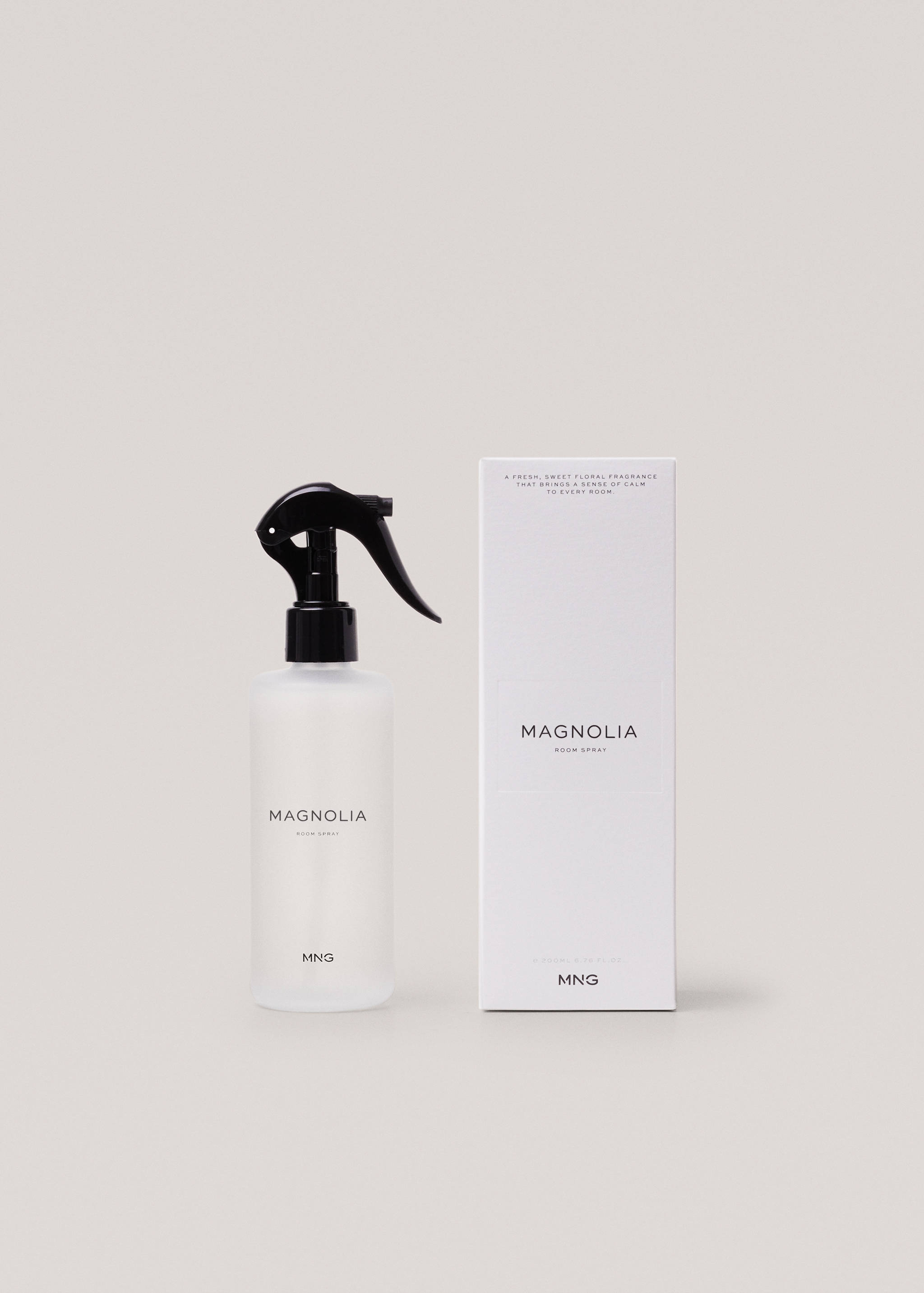 Odświeżacz do powietrza w sprayu Magnolia - Artykuł bez modela/modelki