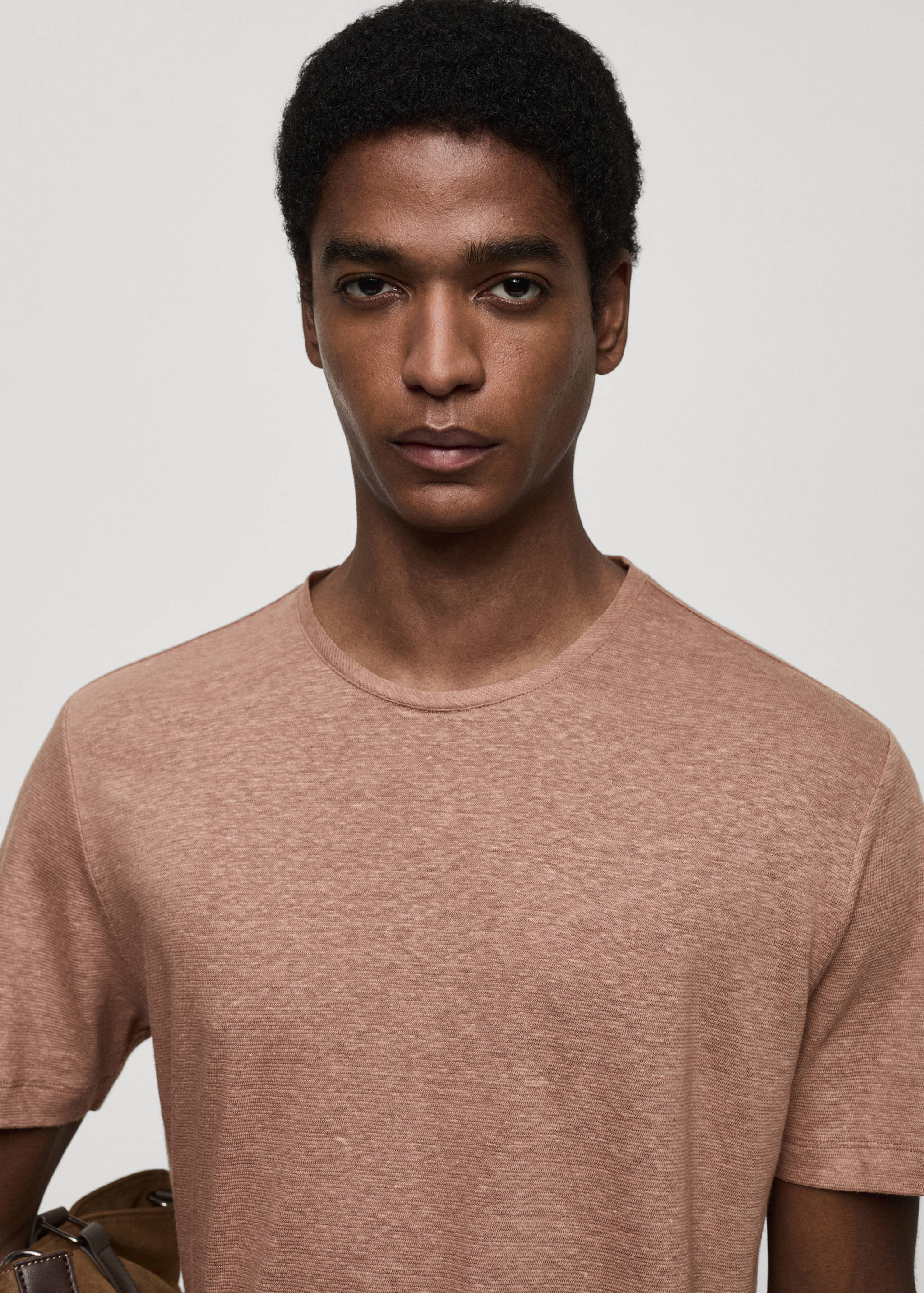 Camiseta regular fit lino - Detalle del artículo 1