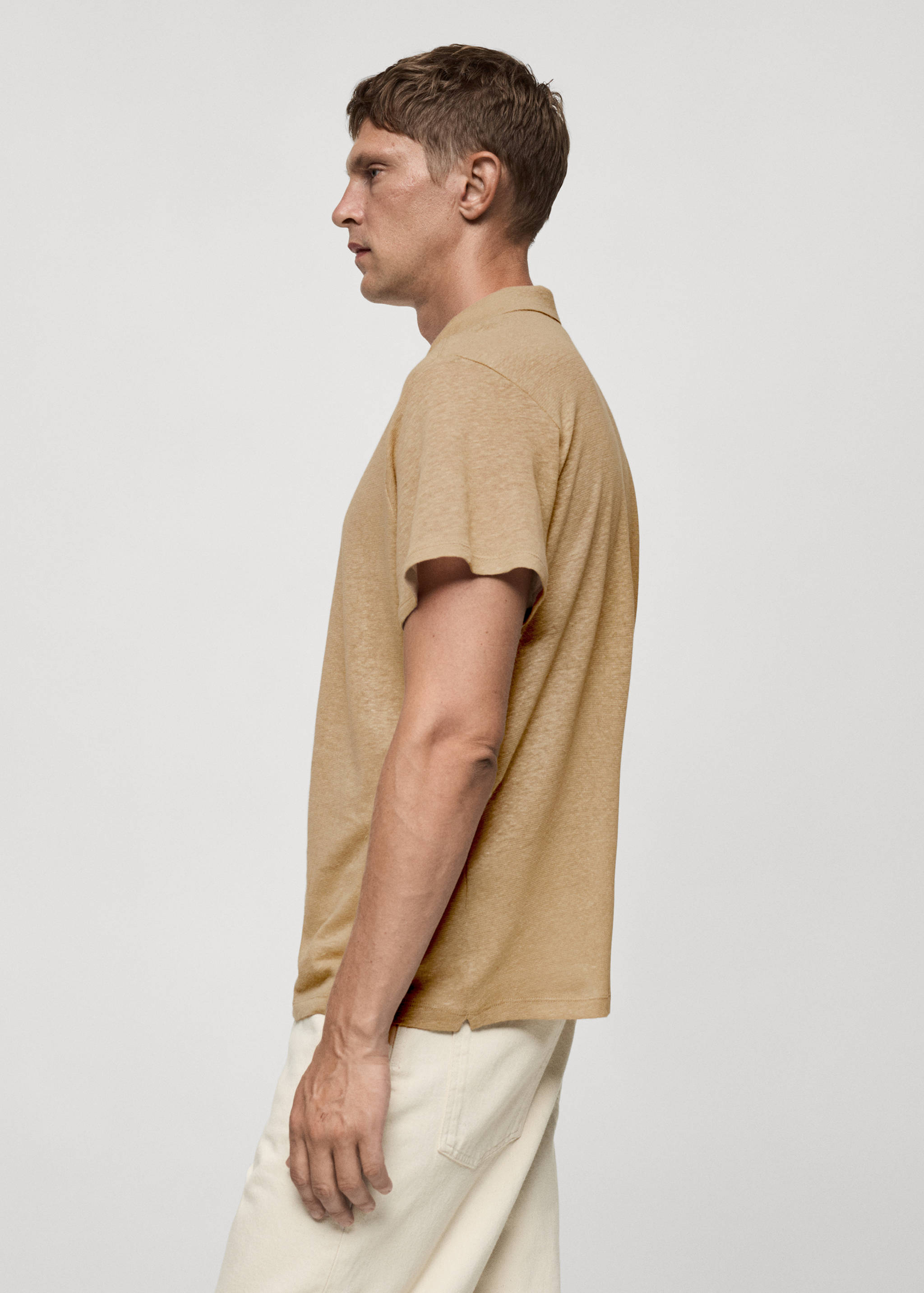 Slim fit 100% linen polo shirt - Details of the article 2