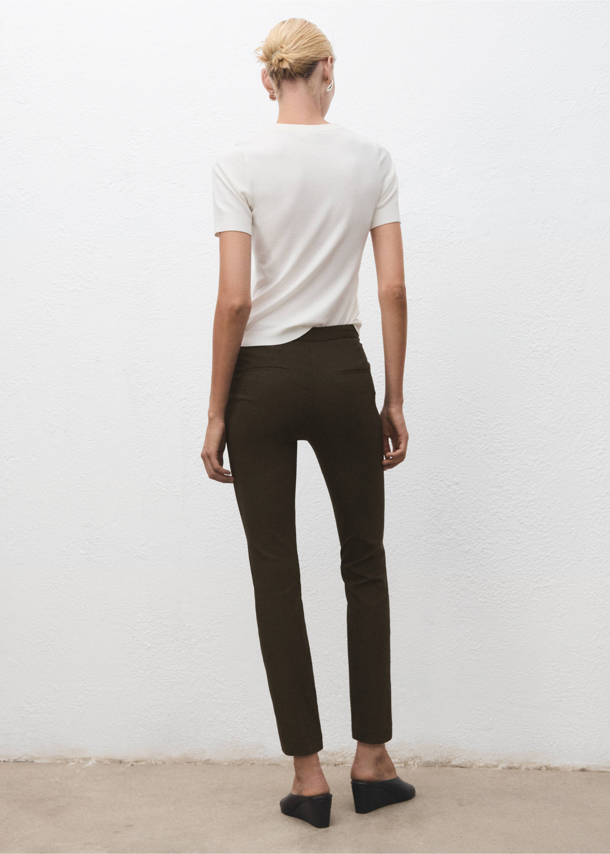 Pantalón skinny crop - Reverso del artículo, Khaki. Ref: 83700555-00.