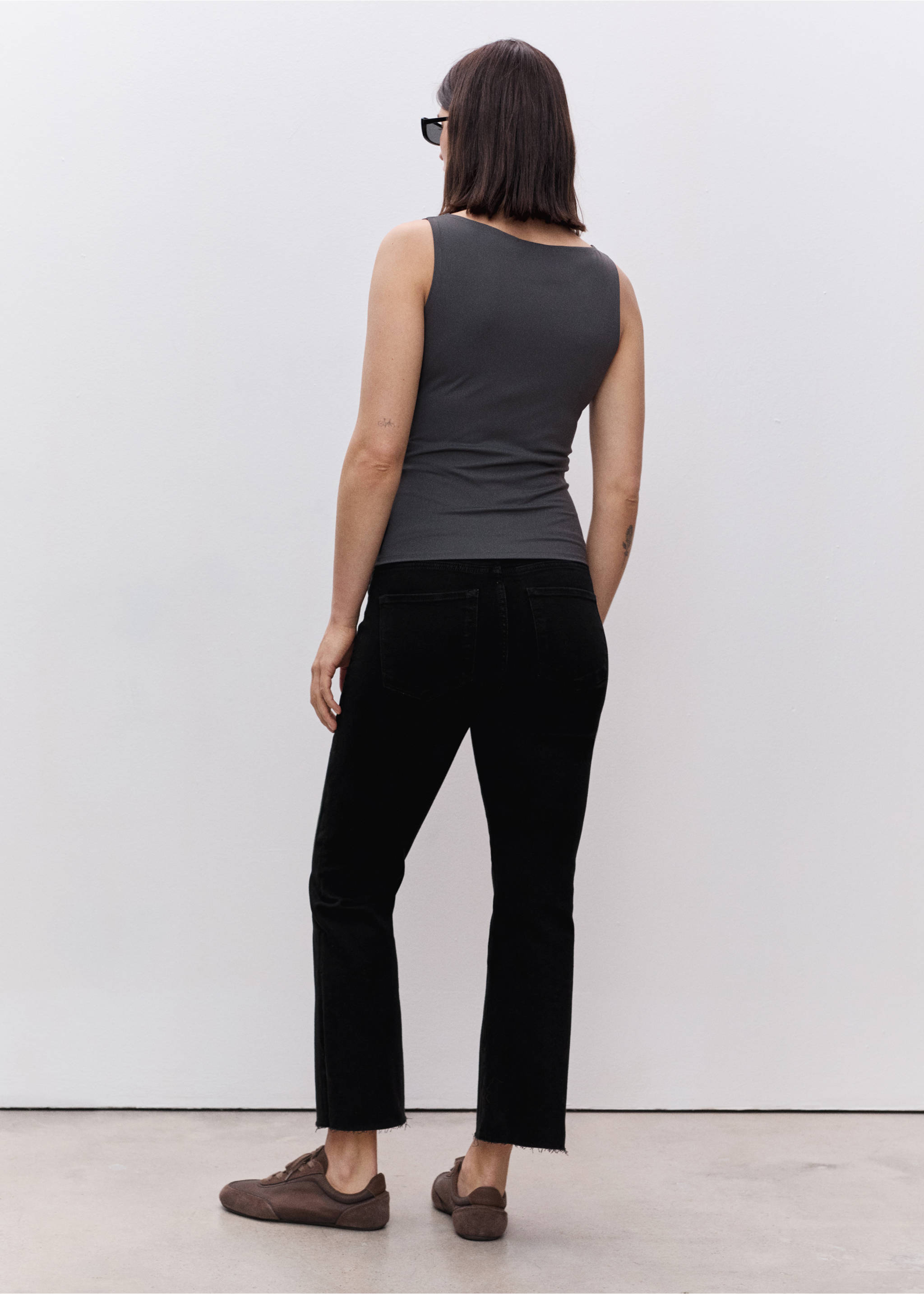 Jean de grossesse flare crop - Verso de l’article, Black denim. Ref: 87000217-00.