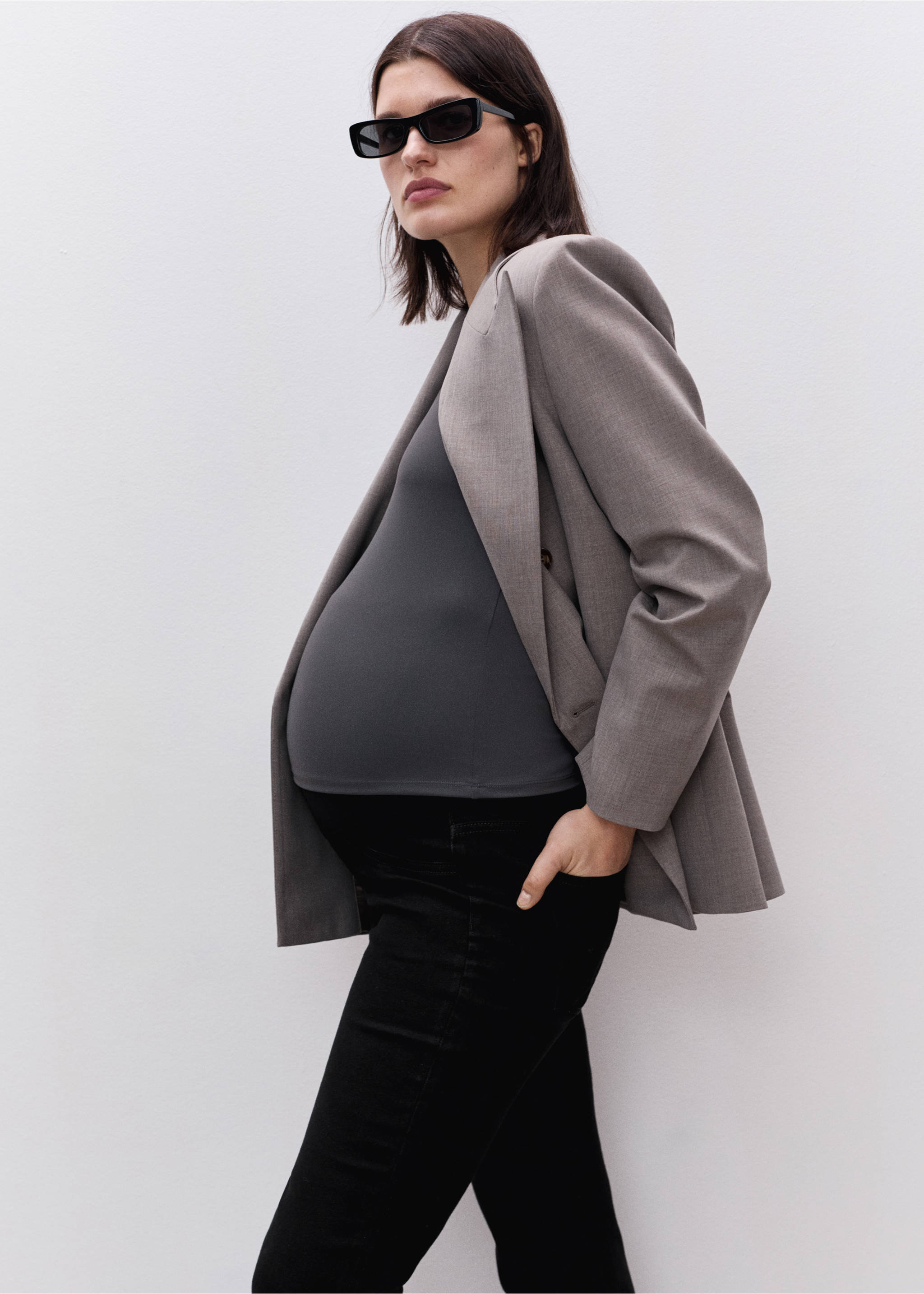 Jean de grossesse flare crop - Détail de l'article 1, Black denim. Ref: 87000217-00.