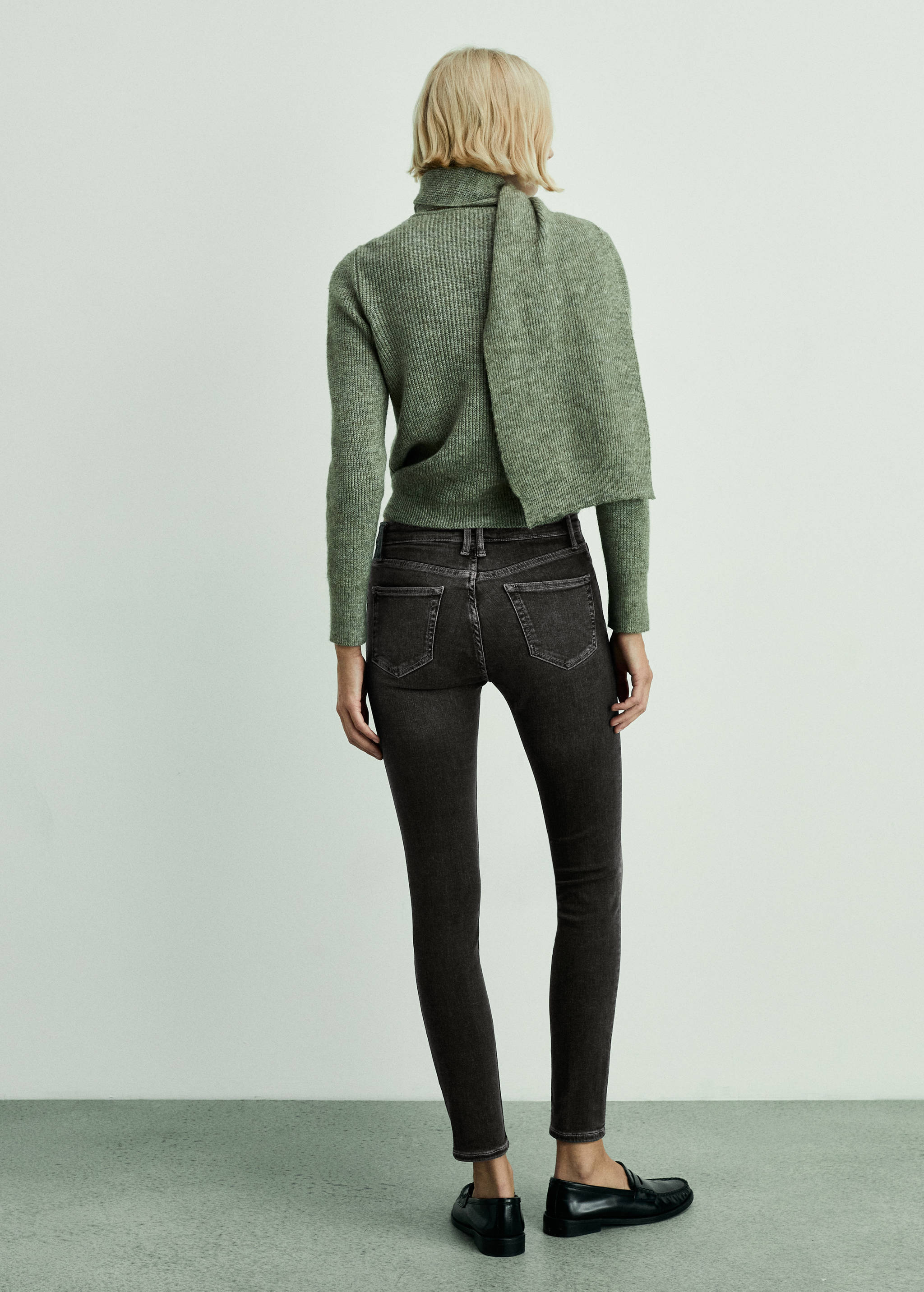 Mid-rise skinny jeans - Reverse of the article