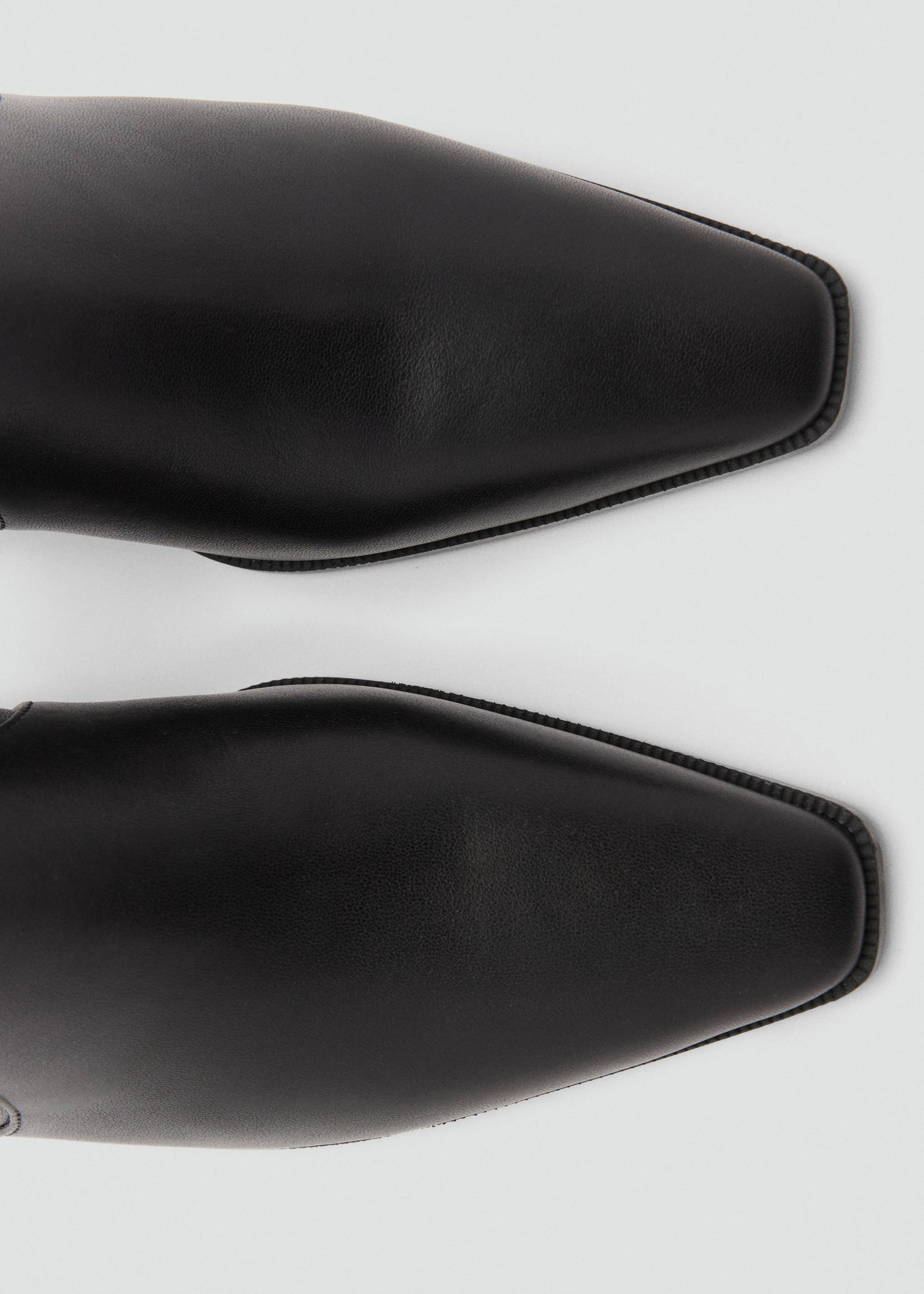 Leather heeled boots - Details of the article 2