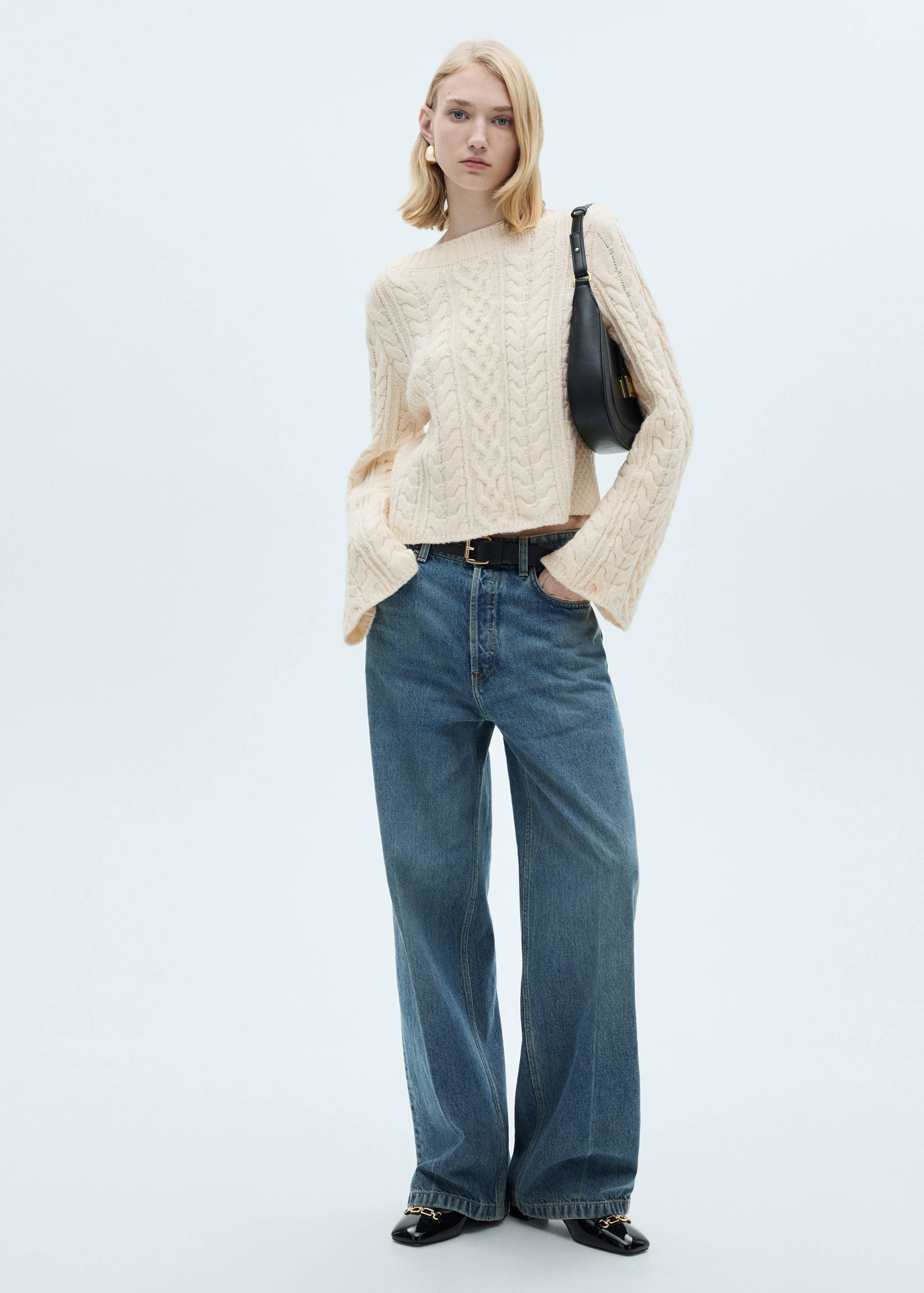 Twisted knitted flared-sleeve sweater - General plane