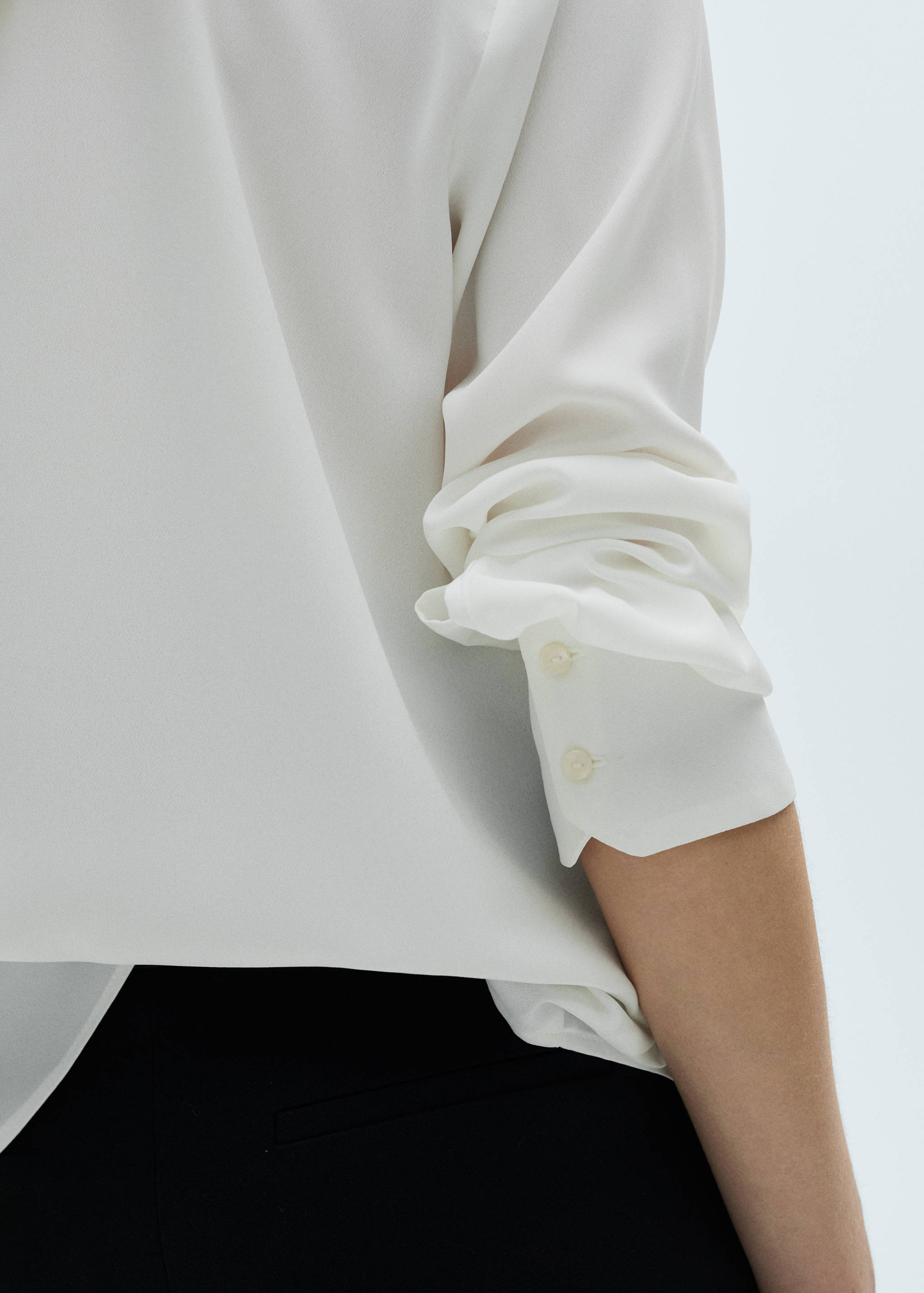 Fluid long-sleeved shirt - Details of the article 6