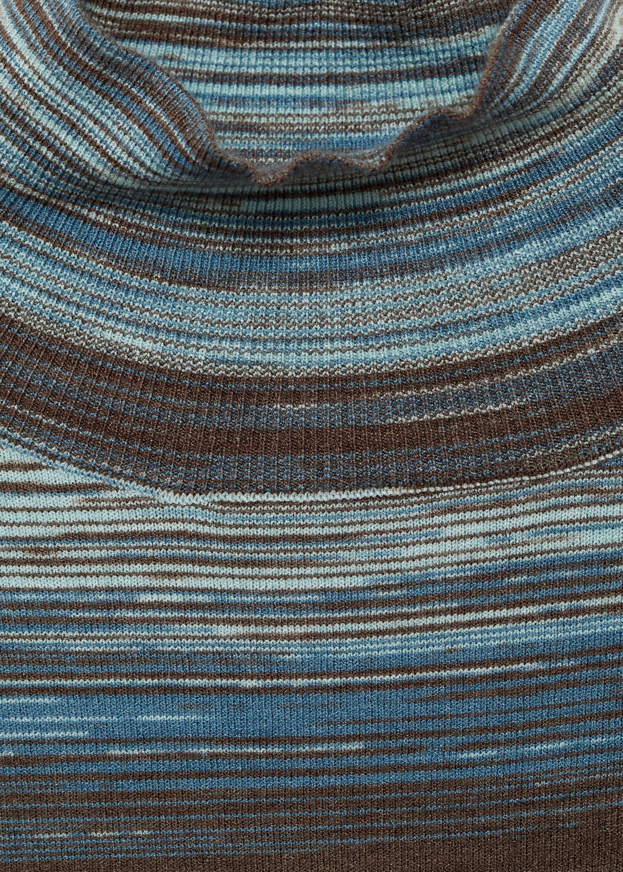 Dik yakalı çizgili kazak - Ürün detayı 8