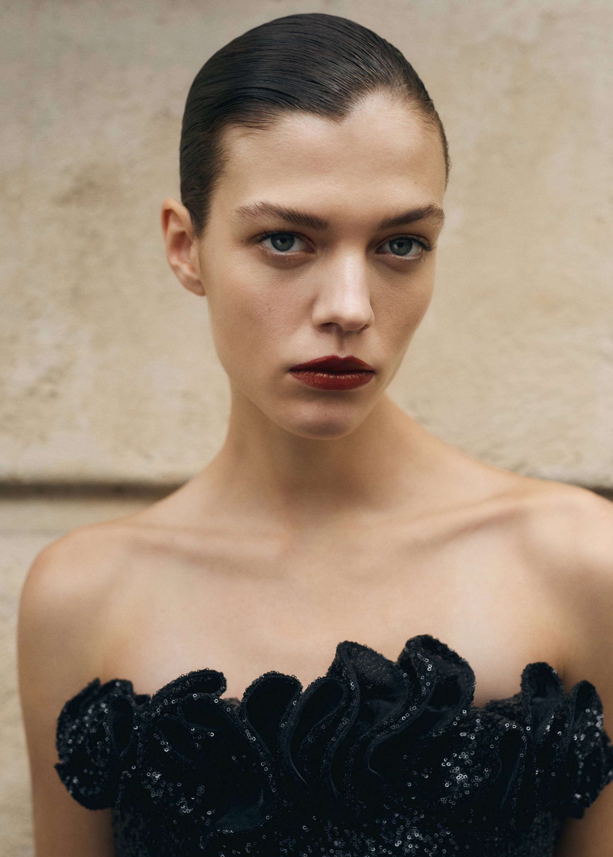 Sequin embellishment ruffle dress - Details of the article 1