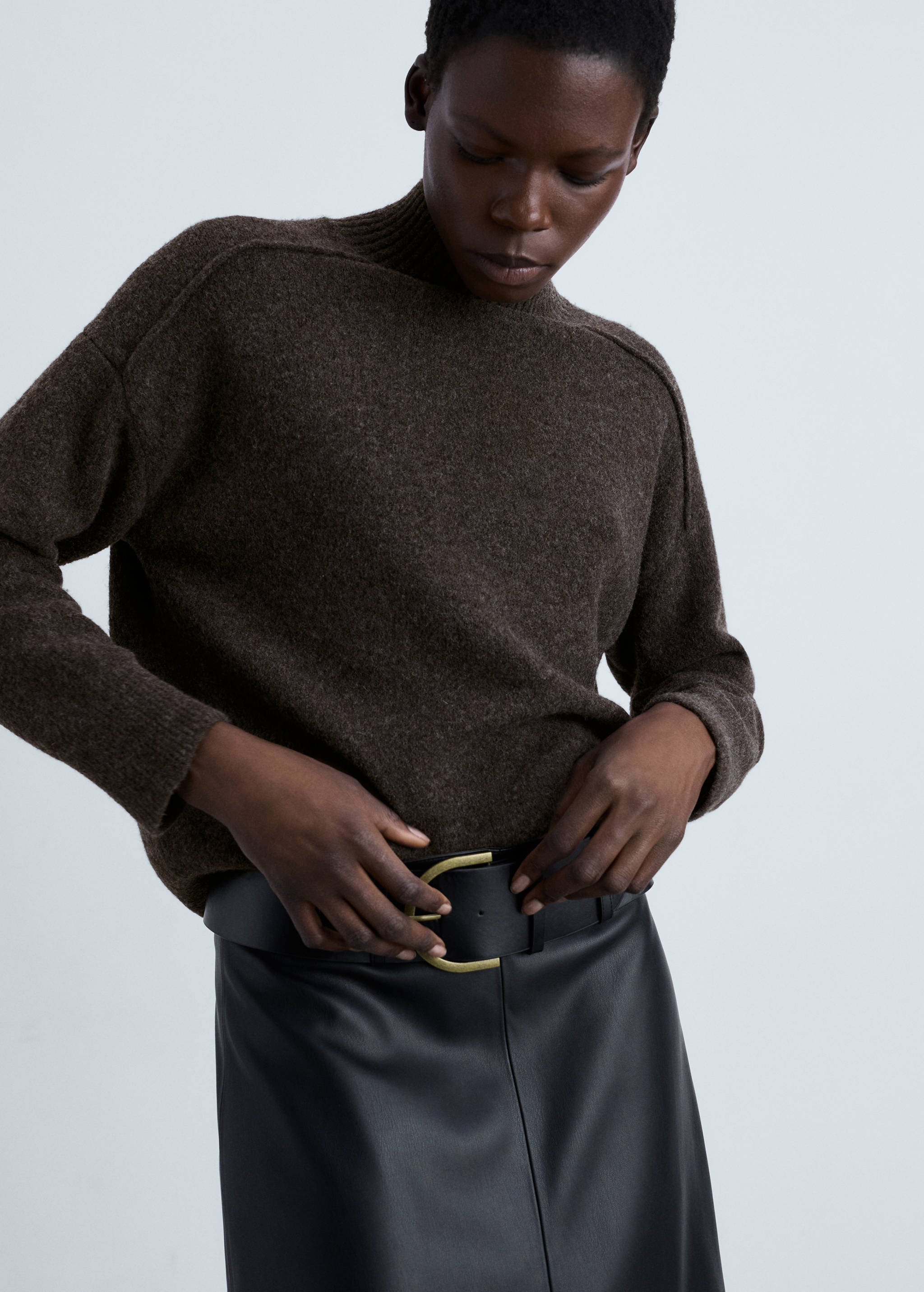 Perkins-neck sweater with seams - Medium plane