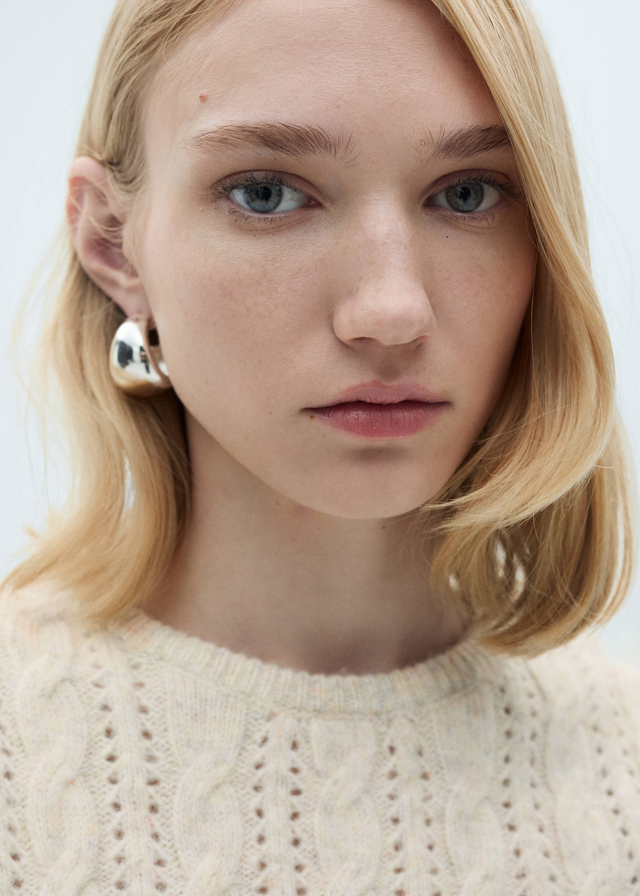 Pull-over torsadé détails ajourés - Détail de l'article 1