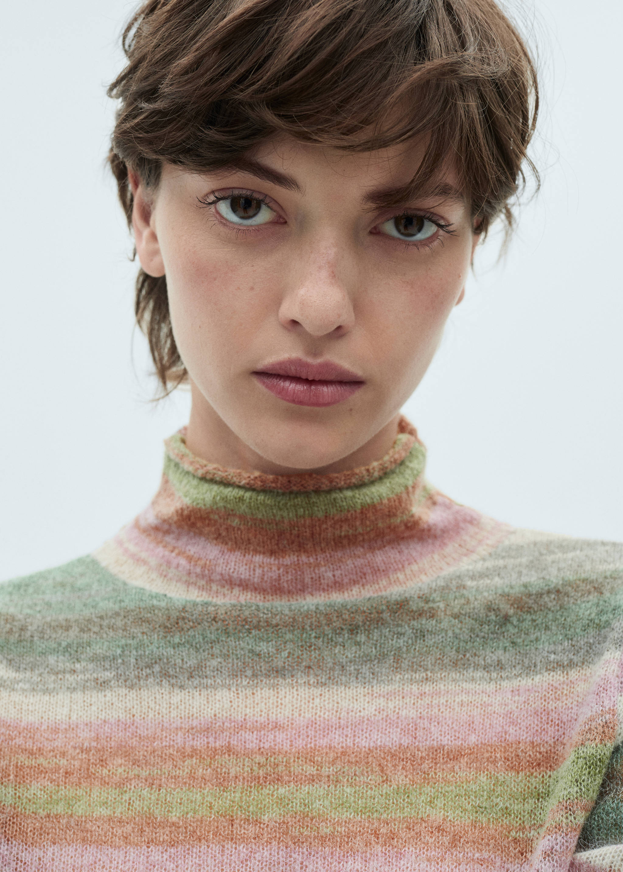 Stand-collar striped sweater - Details of the article 1