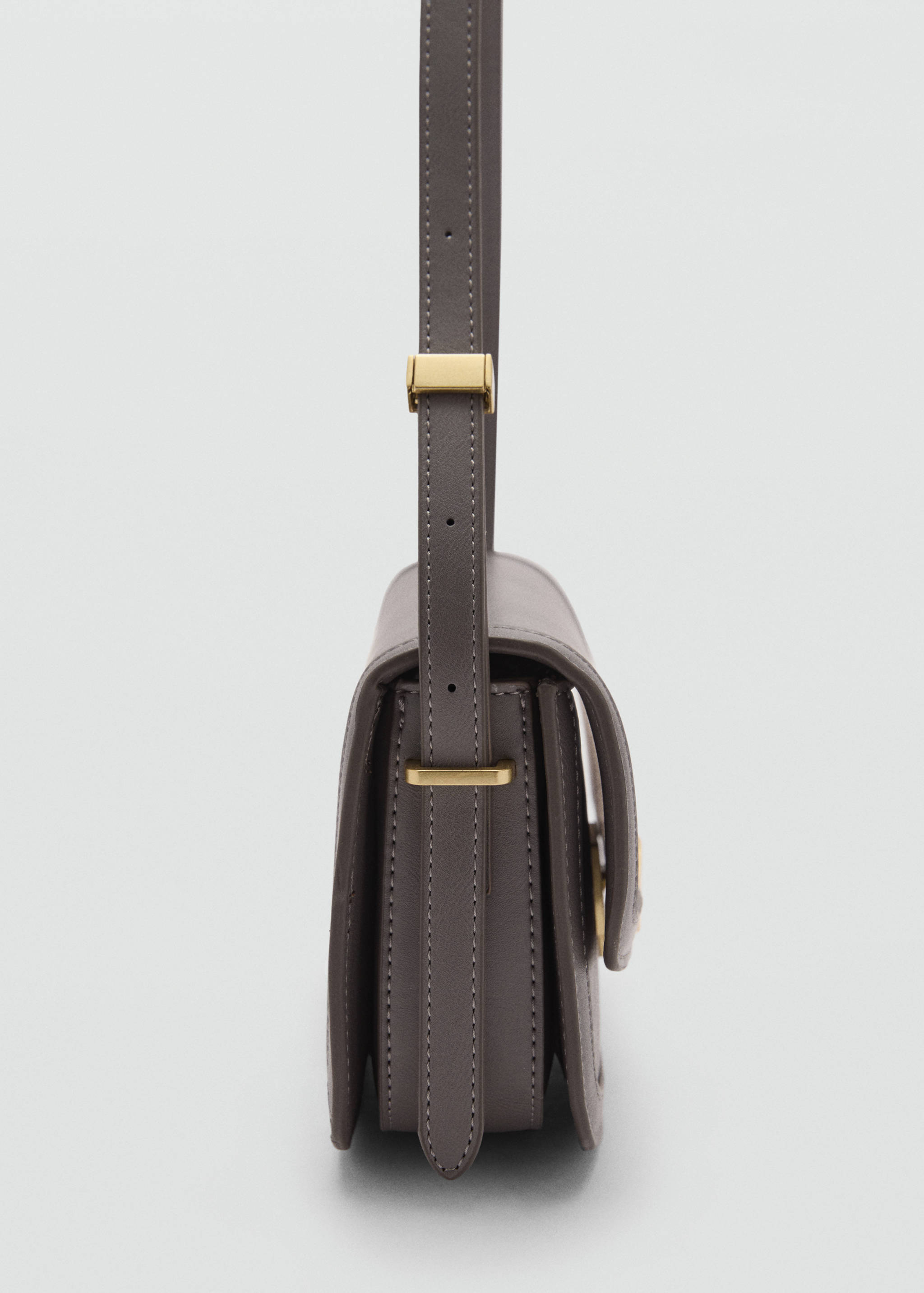 Shoulder bag with metal closure - Details of the article 1