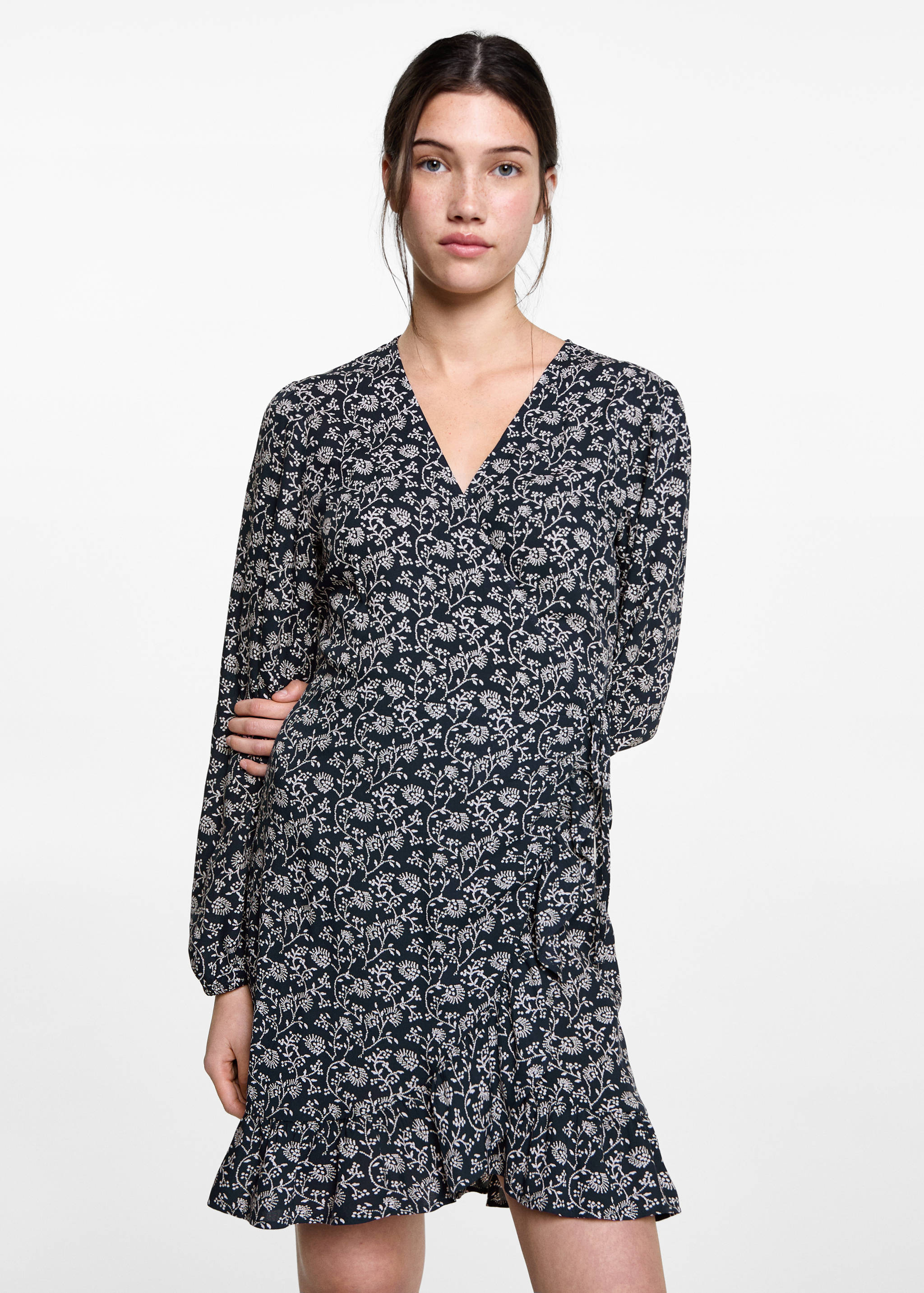 Robe à fleurs - Plan moyen