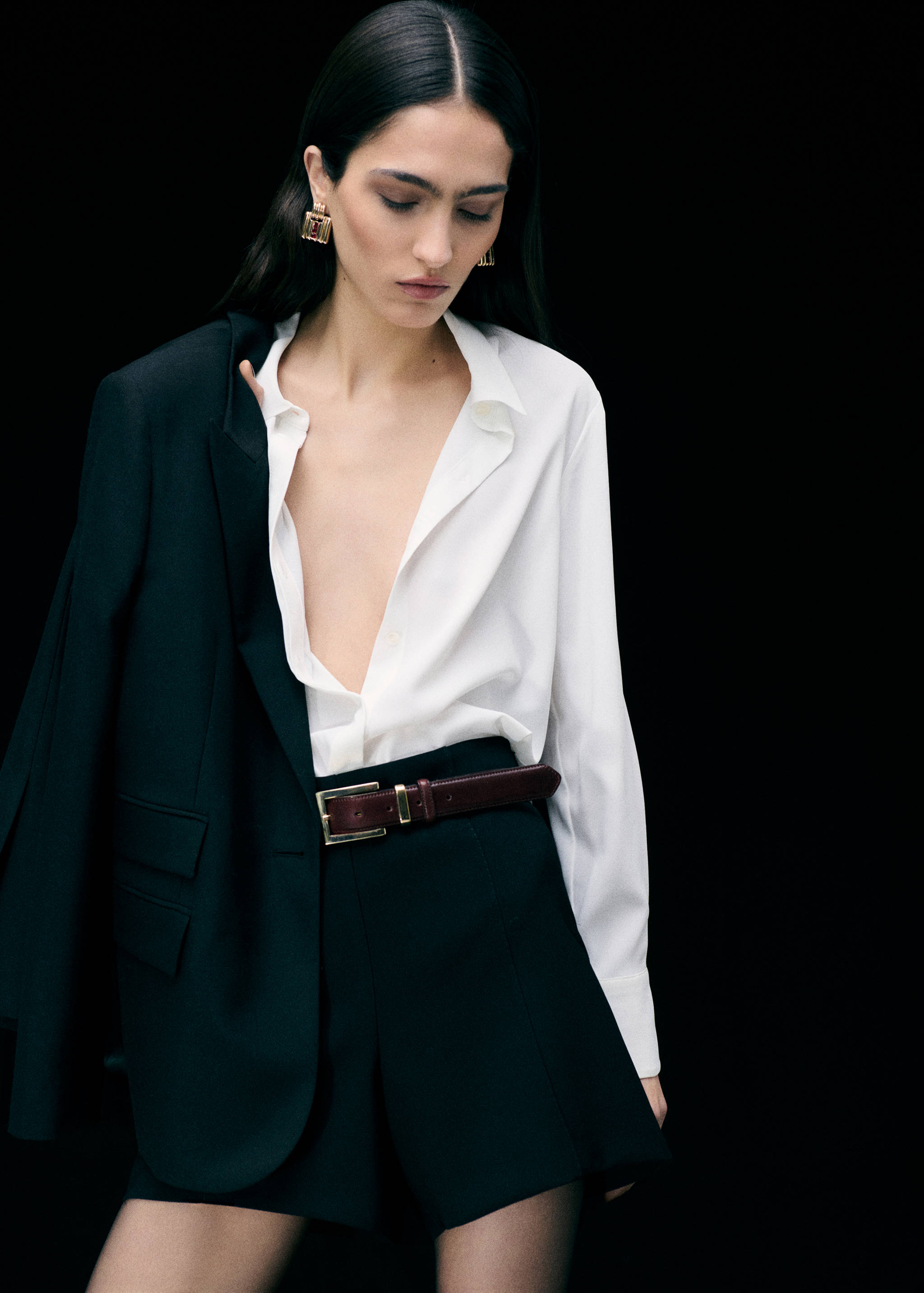 Geometrische Ohrringe mit Kristallstein-Applikation - Allgemeine Ansicht