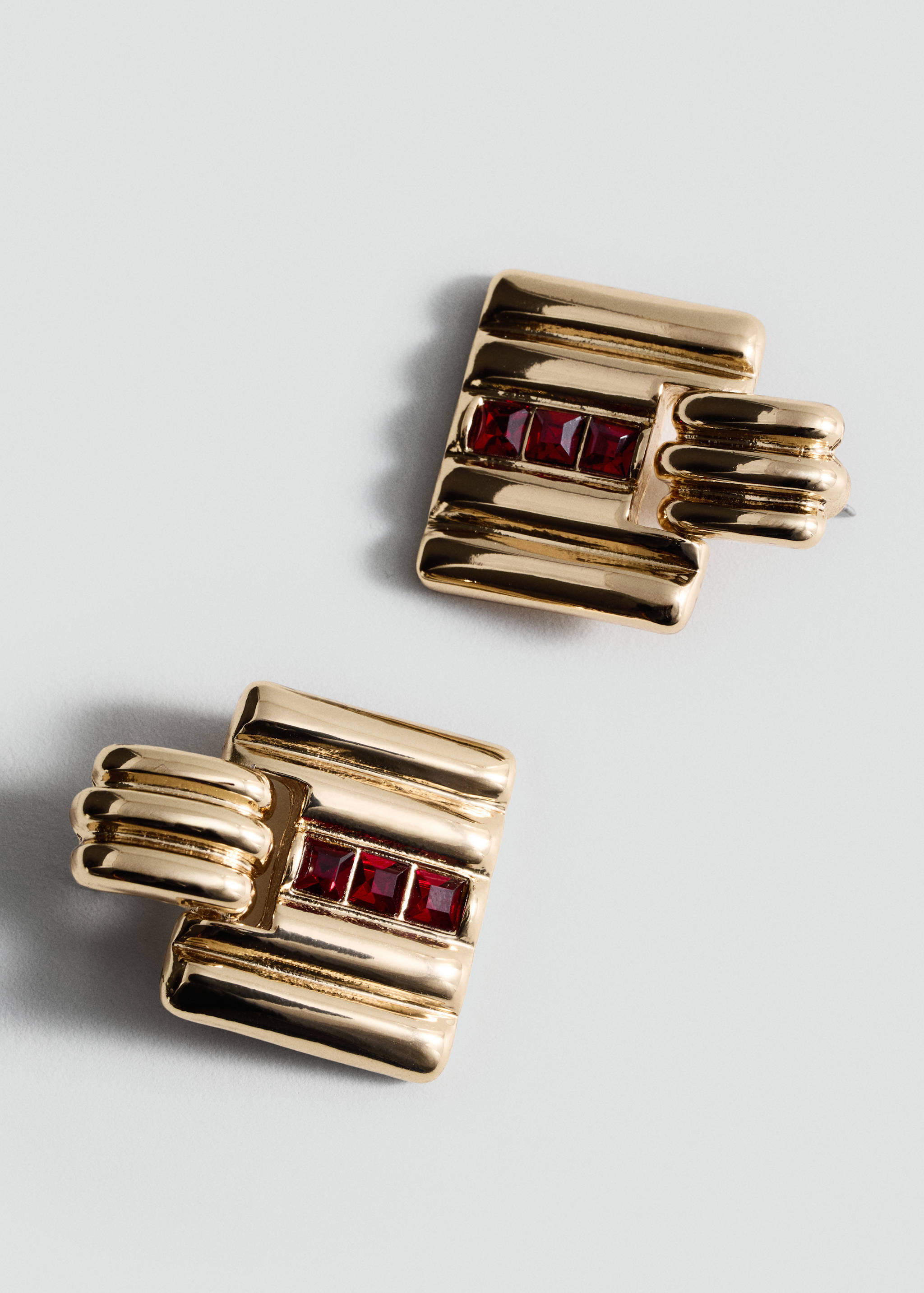 Geometrische Ohrringe mit Kristallstein-Applikation - Mittlere Ansicht