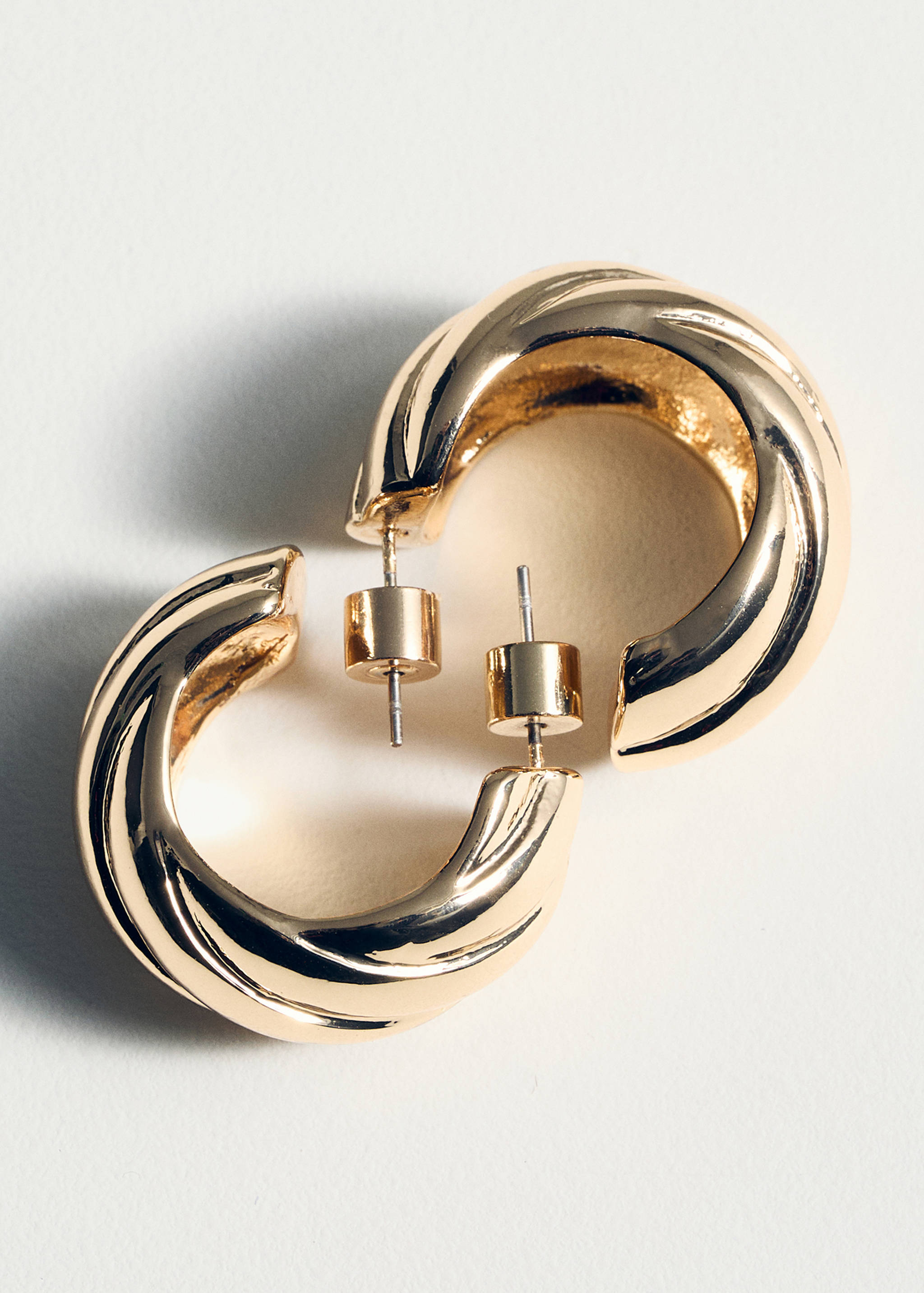 Intertwined hoop earrings - Details of the article 5