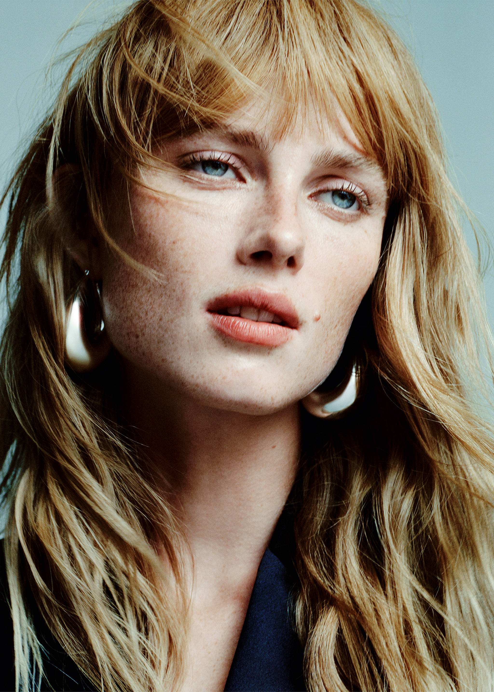 Volume oval-hoop earrings - Details of the article 9
