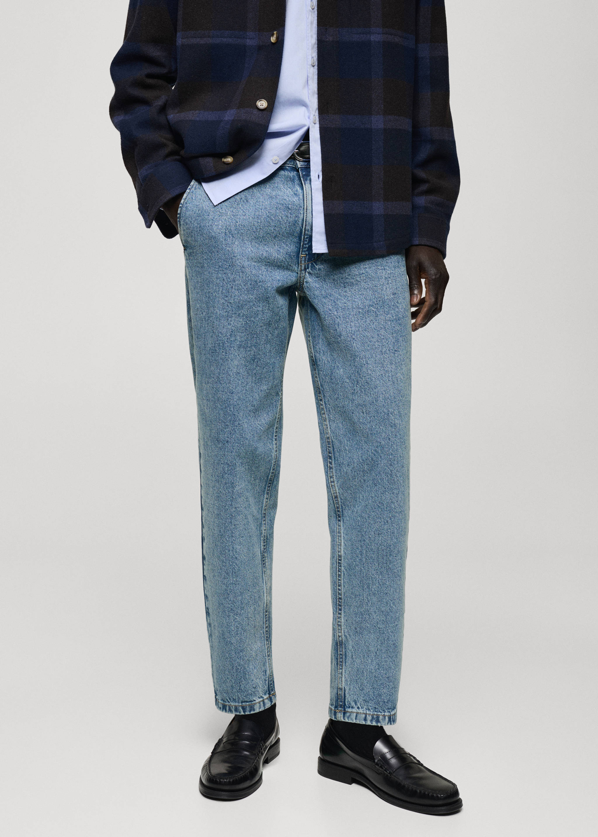 Jean effet usé straight-fit - Plan moyen