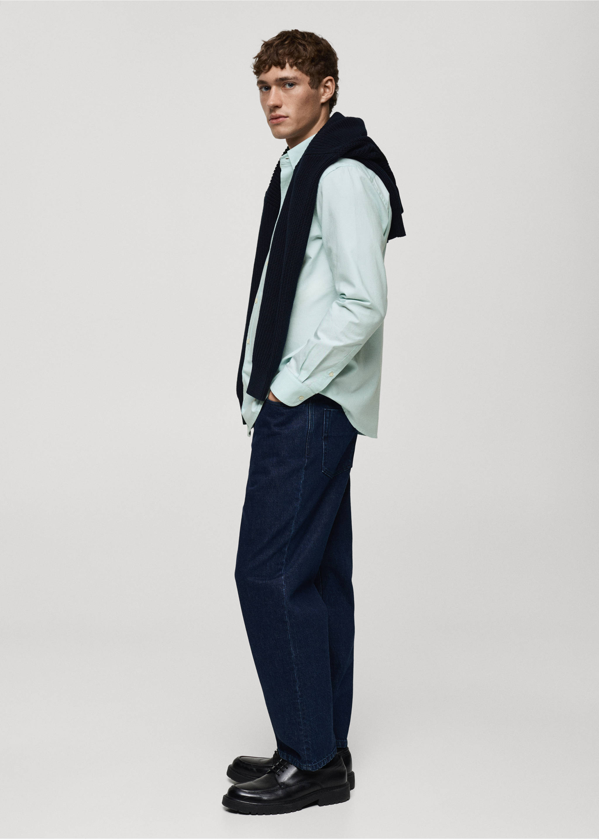 100% cotton Oxford shirt - Details of the article 2, Pastel Green. Ref: 87000605-00.
