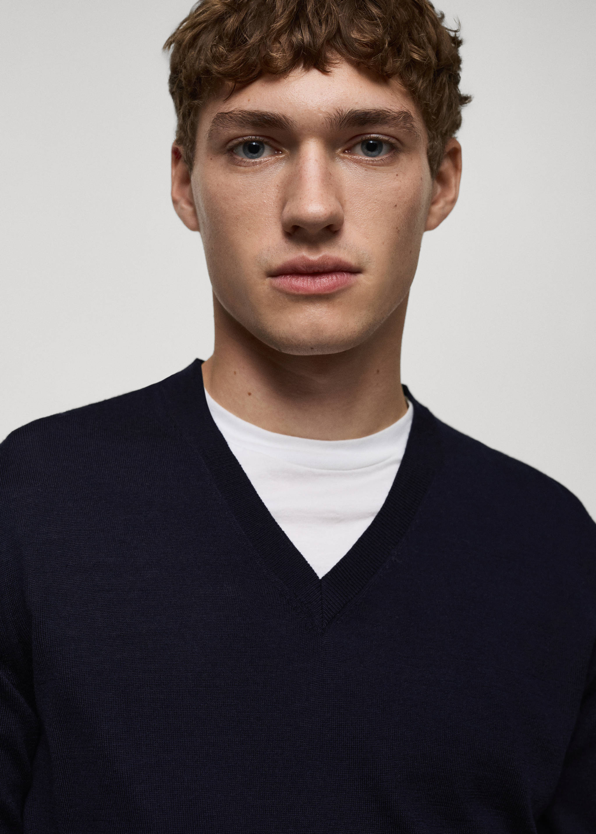 Jersey 100% lana merino cuello pico - Detalle del artículo 1