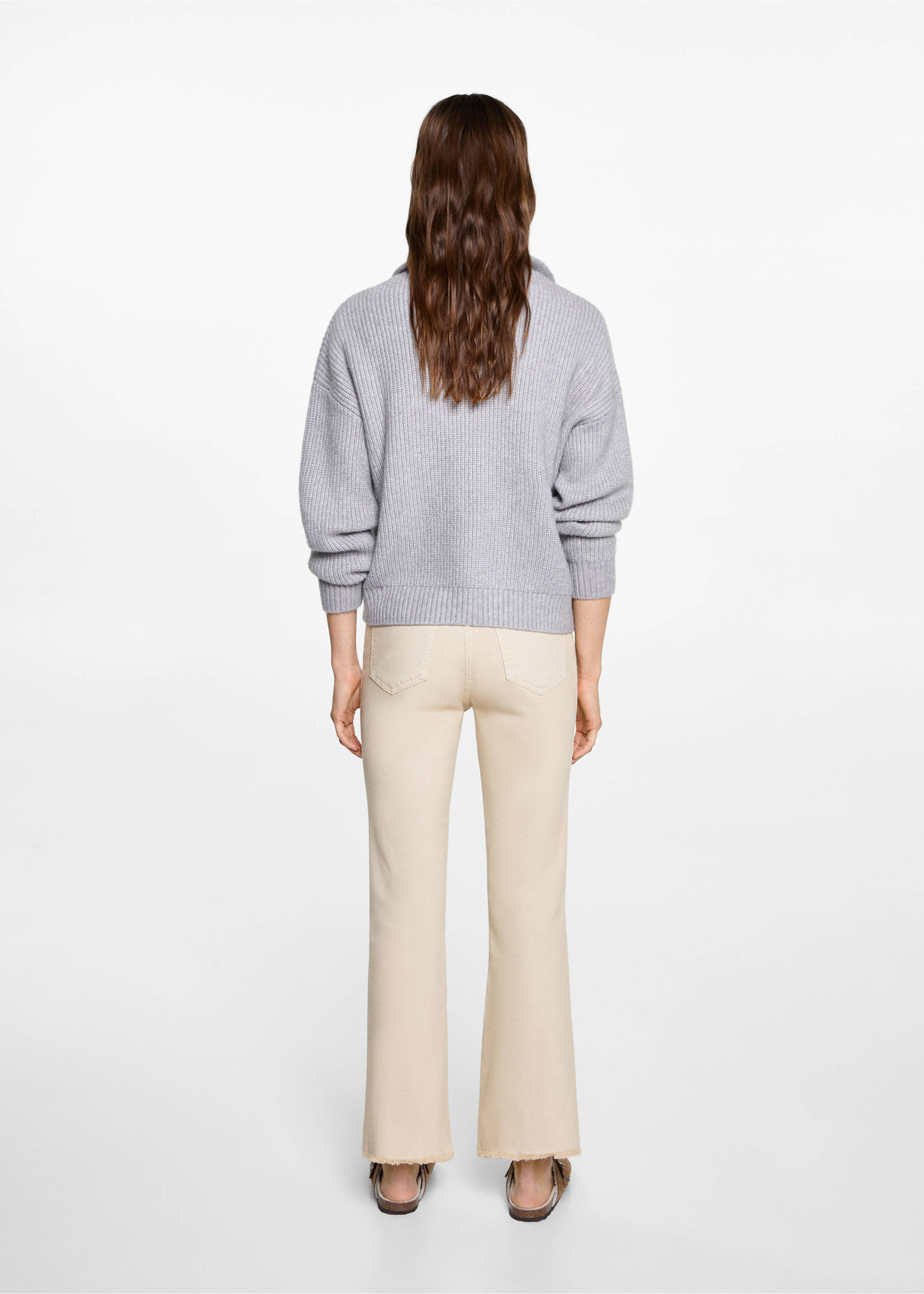 Jeans flare crop - Reverso del artículo, Gris claro/pastel. Ref: 87001072-00.